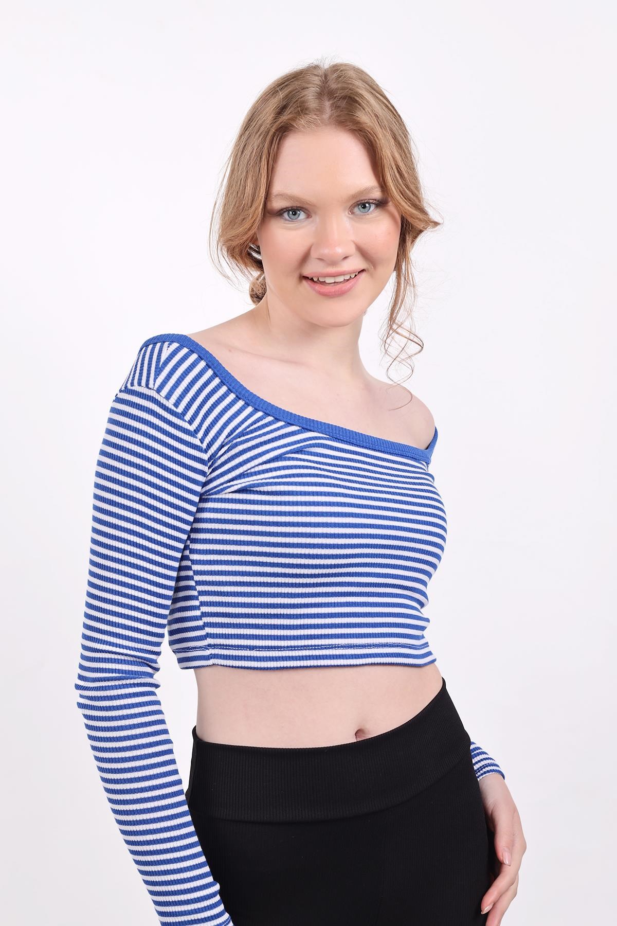Saks Kare Yaka Çizgili Crop Bluz 9904