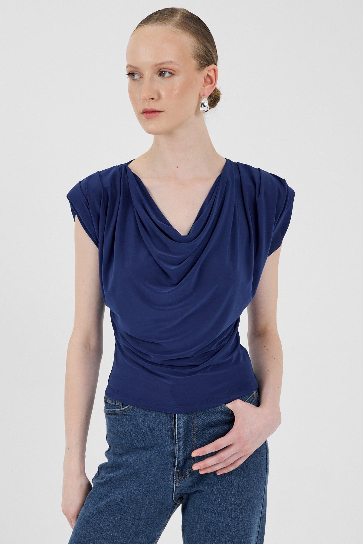 Saks Vatkalı Degaje Yaka Bluz 2509