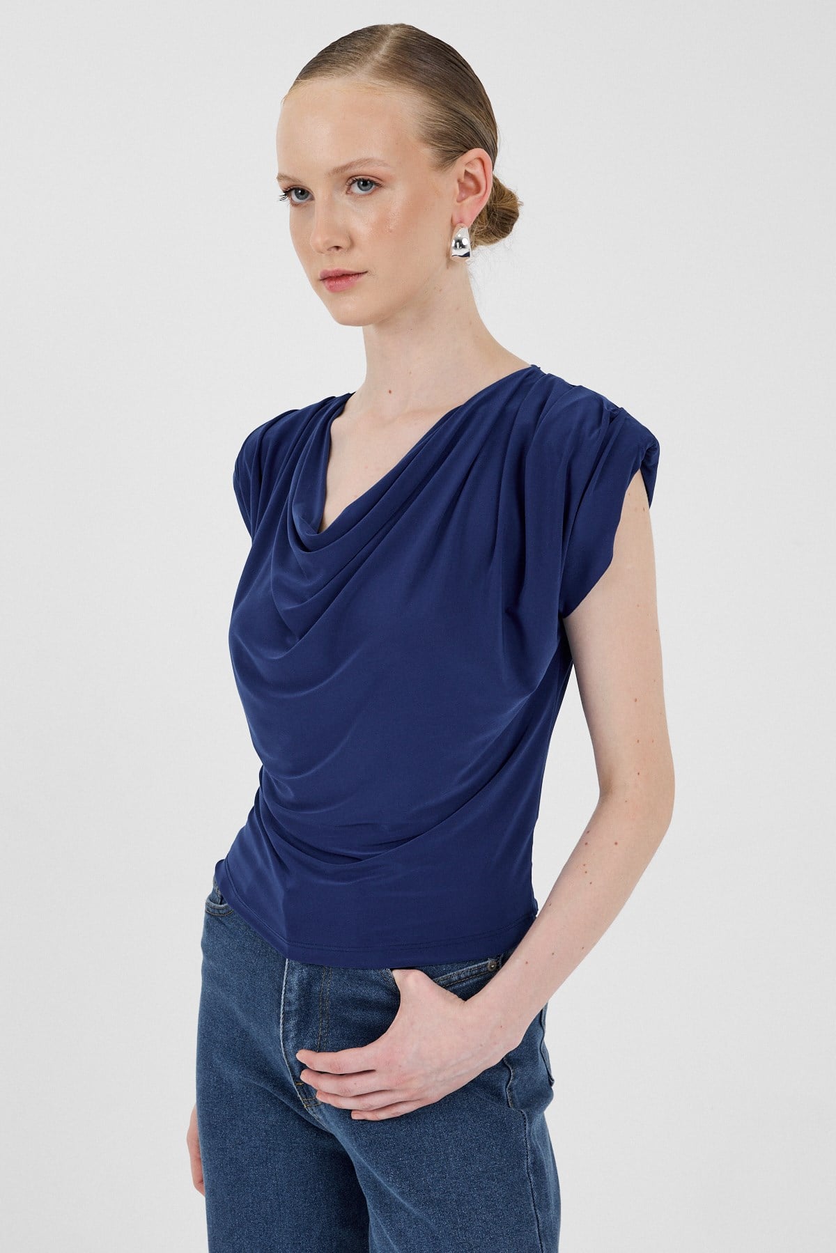 Saks Vatkalı Degaje Yaka Bluz 2509