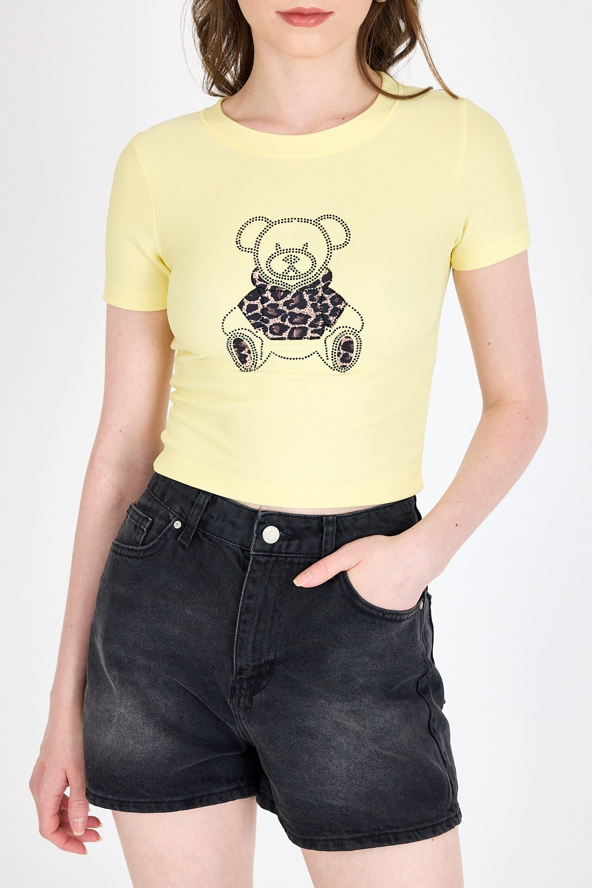 Sarı Ayıcık Baskılı Leopar Detaylı Slim Fit Crop Tişört 0549