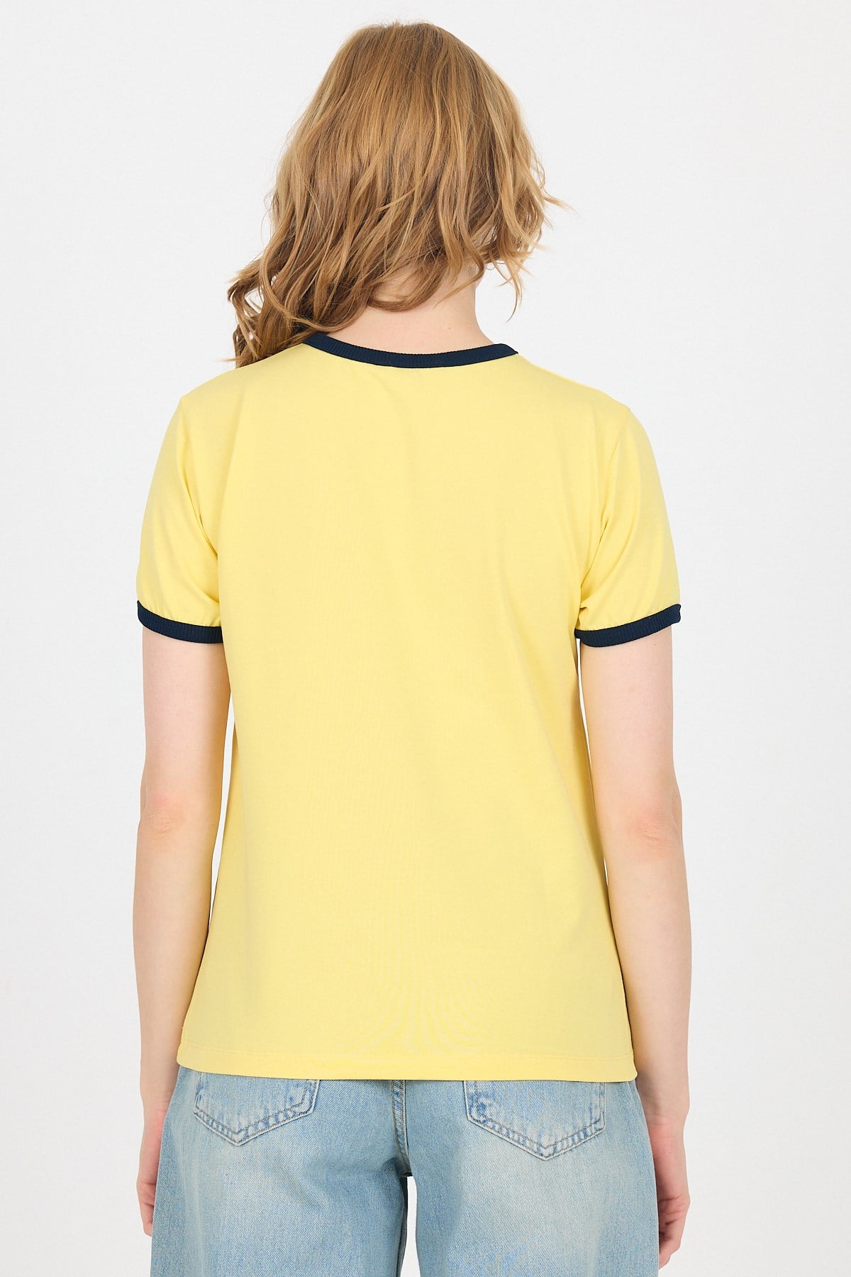 Sarı Yazı Baskılı Regular Fit Ribana Detaylı Tişört 6325