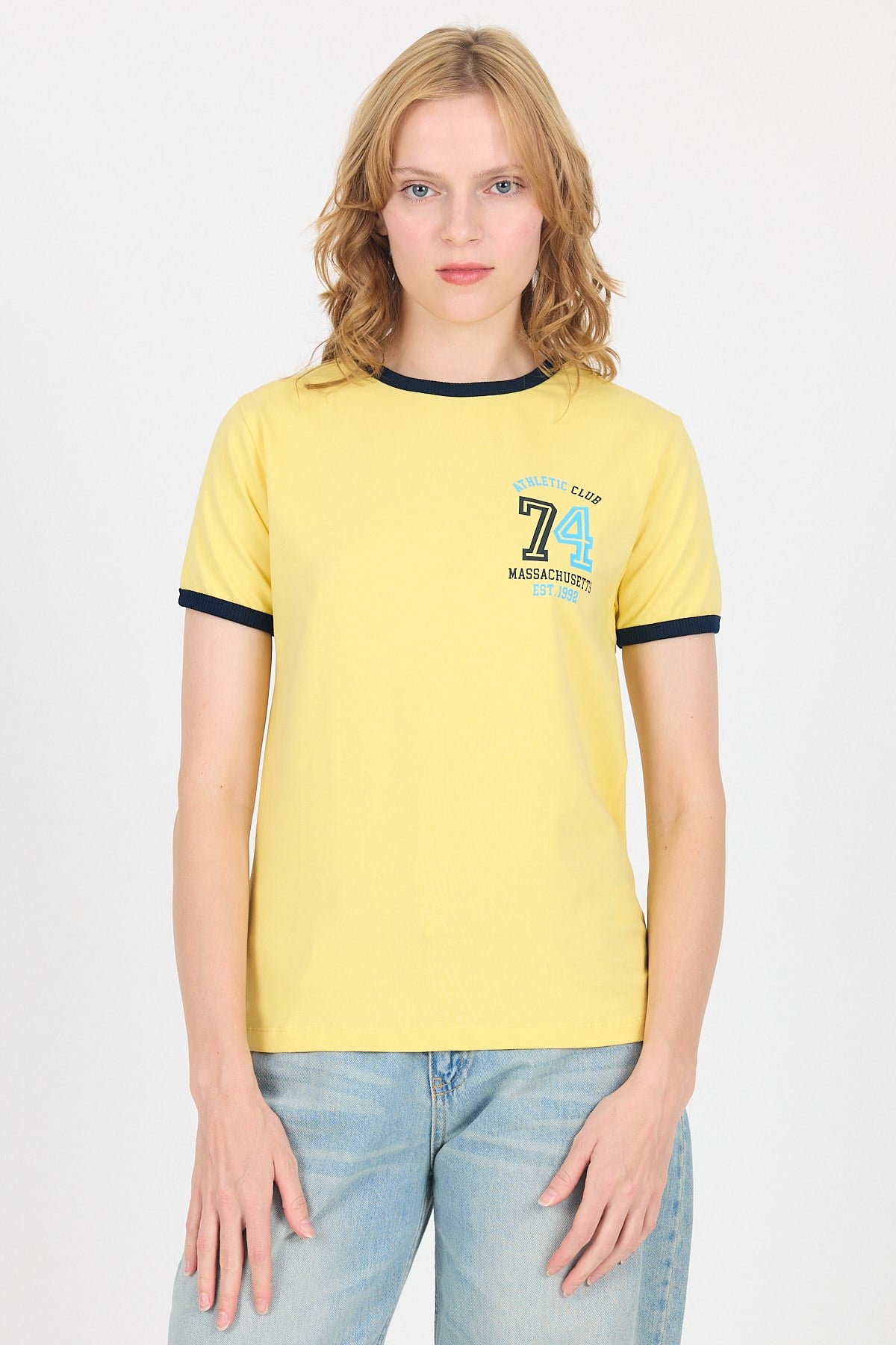 Sarı Yazı Baskılı Regular Fit Ribana Detaylı Tişört 6325
