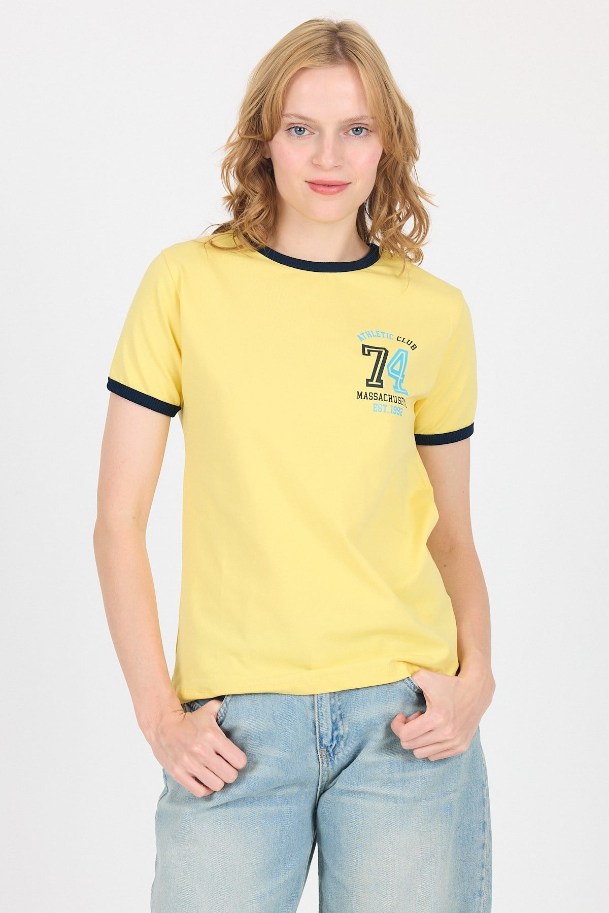 Sarı Yazı Baskılı Regular Fit Ribana Detaylı Tişört 6325