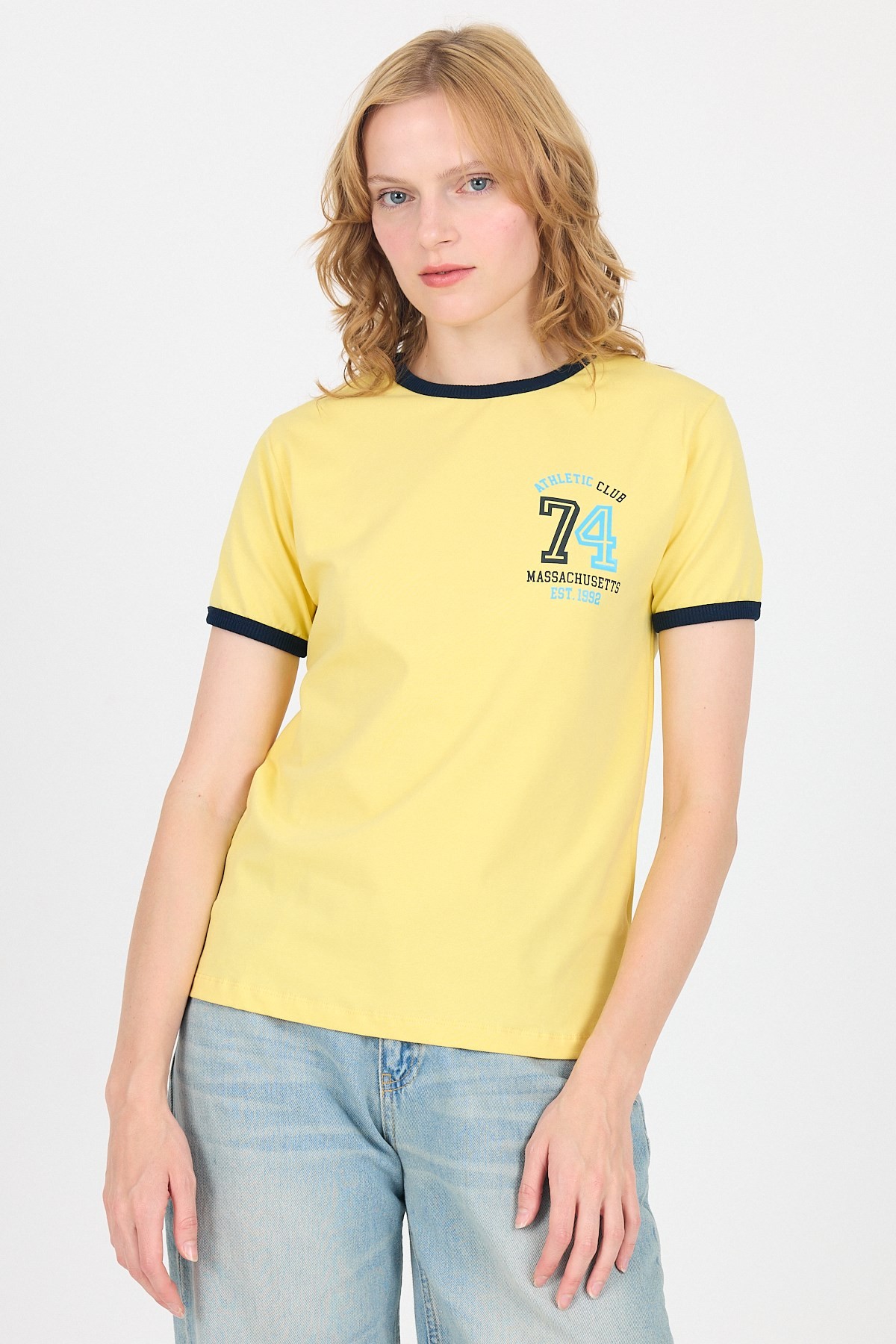 Sarı Yazı Baskılı Regular Fit Ribana Detaylı Tişört 6325