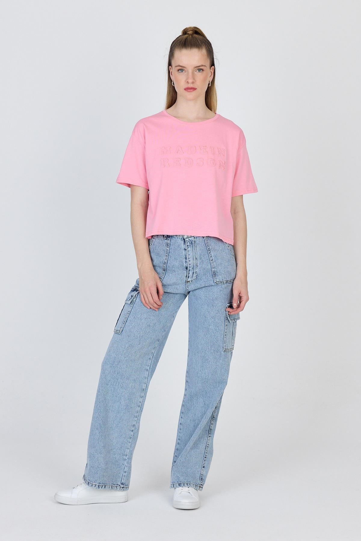 Şeker Pembe Yazı Nakışlı Crop Tişört 25259