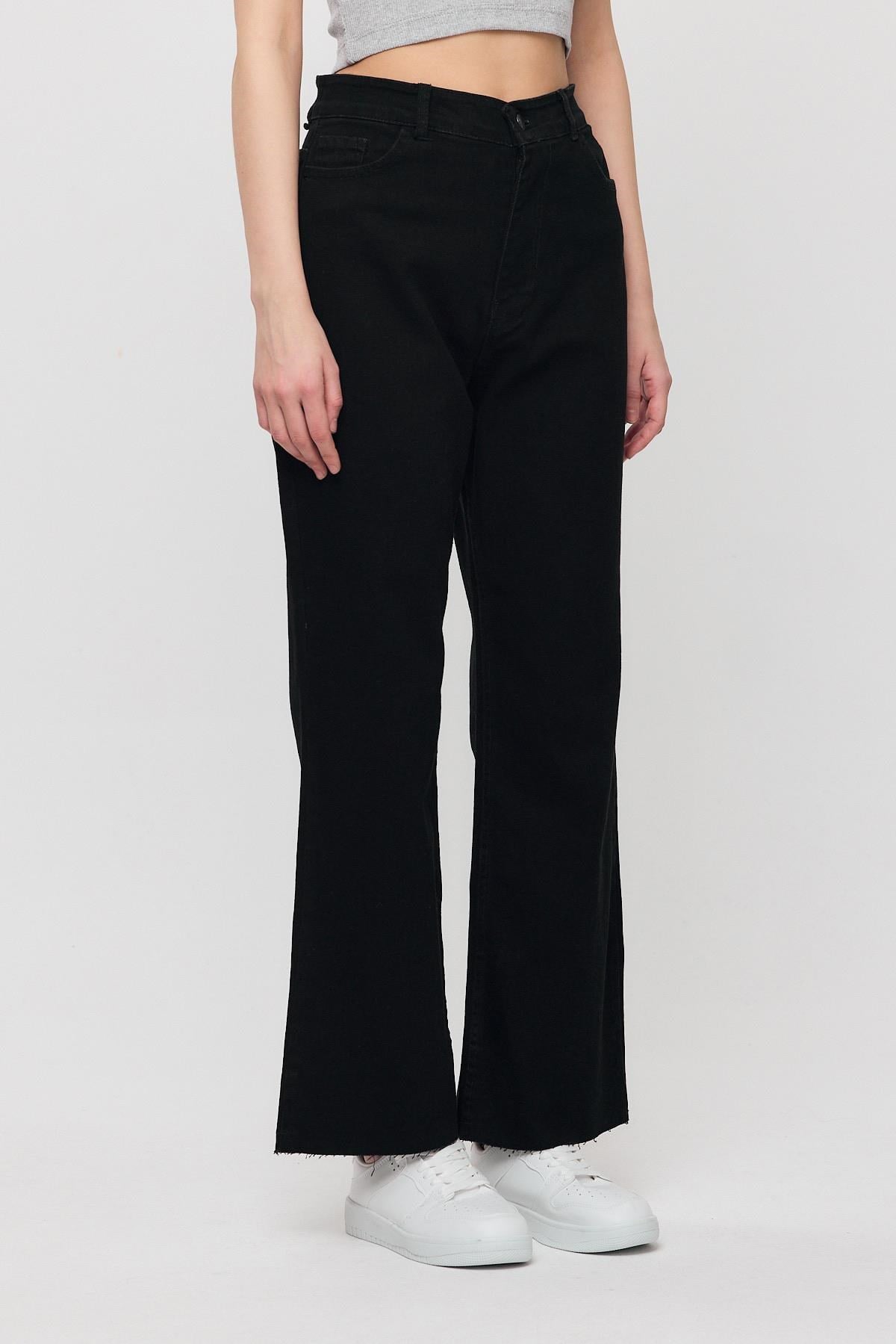 Siyah 12032 Paçası Kesik Straight Jean