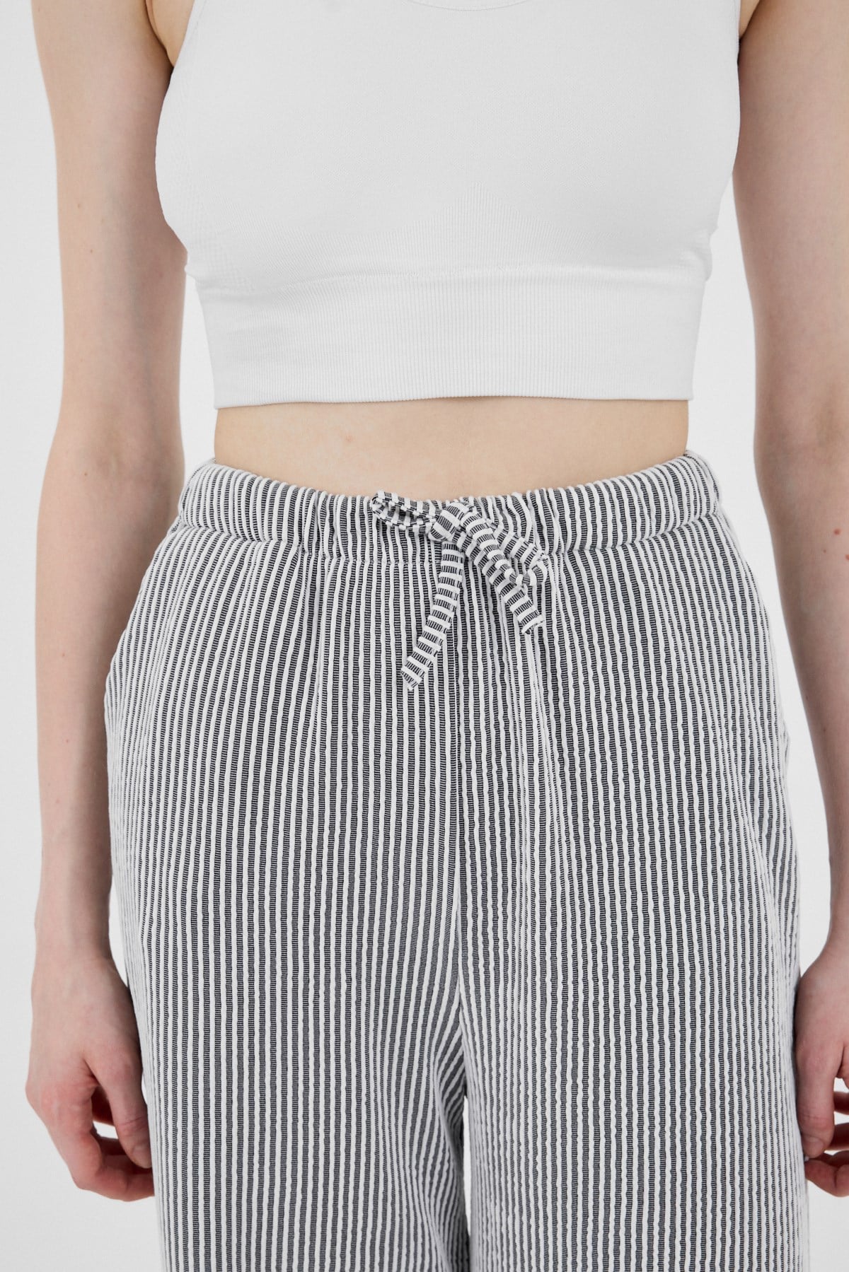 Siyah Beli Lastikli Çizgili Geniş Paça Dokuma Pantolon 4098