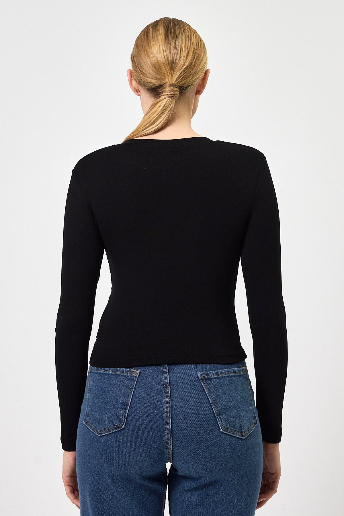 Siyah Bisiklet Yaka Kurdele Aplike Detaylı Kadın Crop Body 8264A