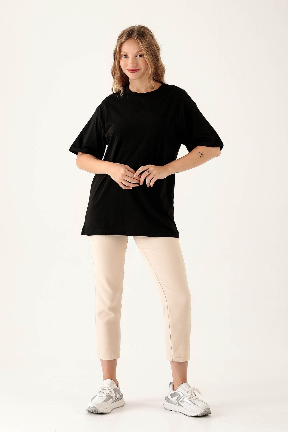 Siyah Bisiklet Yaka Oversize Tişört 9001M