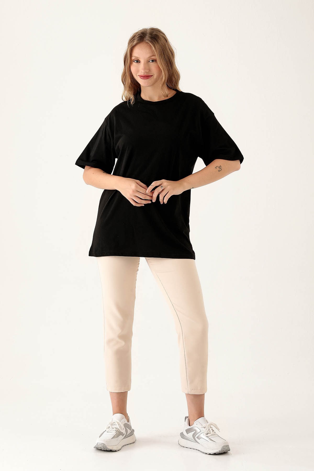 Siyah Bisiklet Yaka Oversize Tişört 9001M