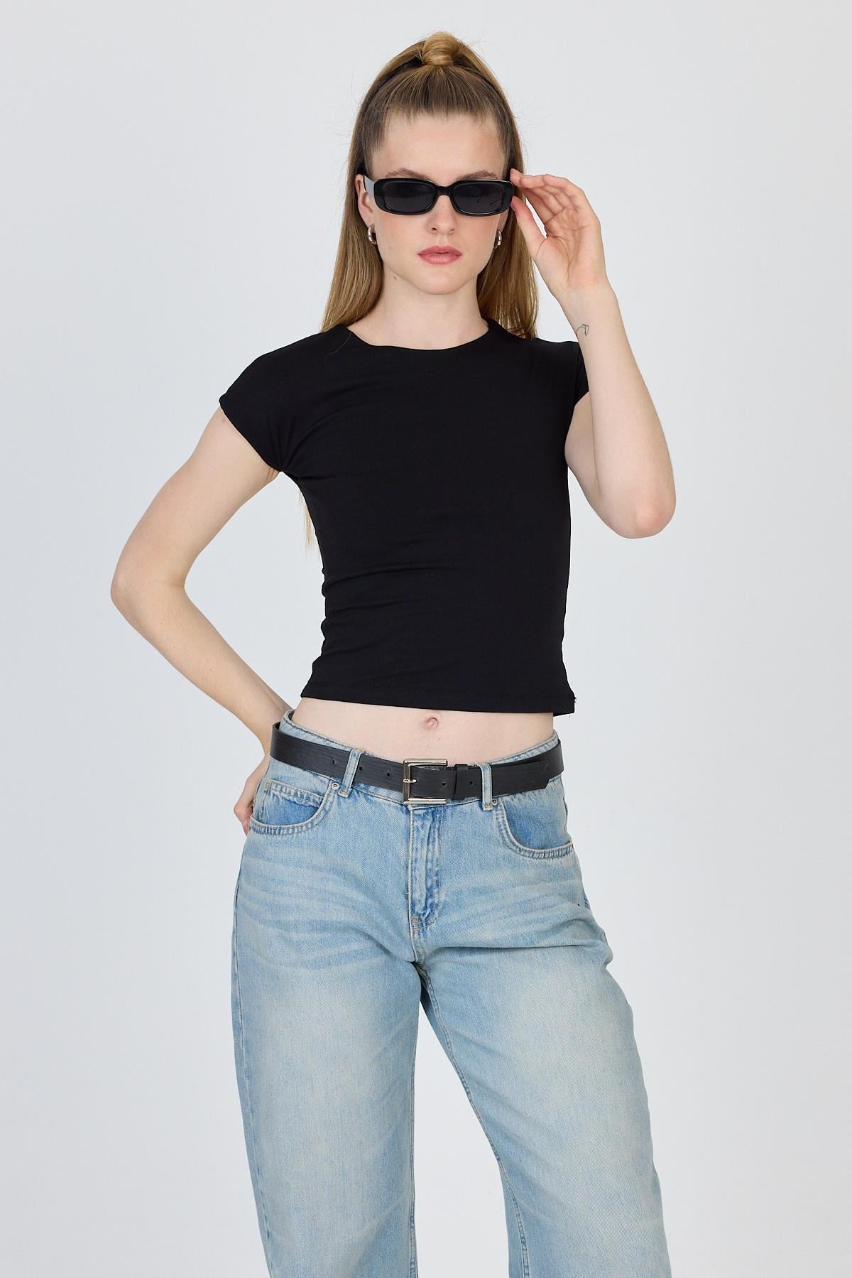 Siyah Bisiklet Yaka Pamuklu Slim Fit Tişört 9190
