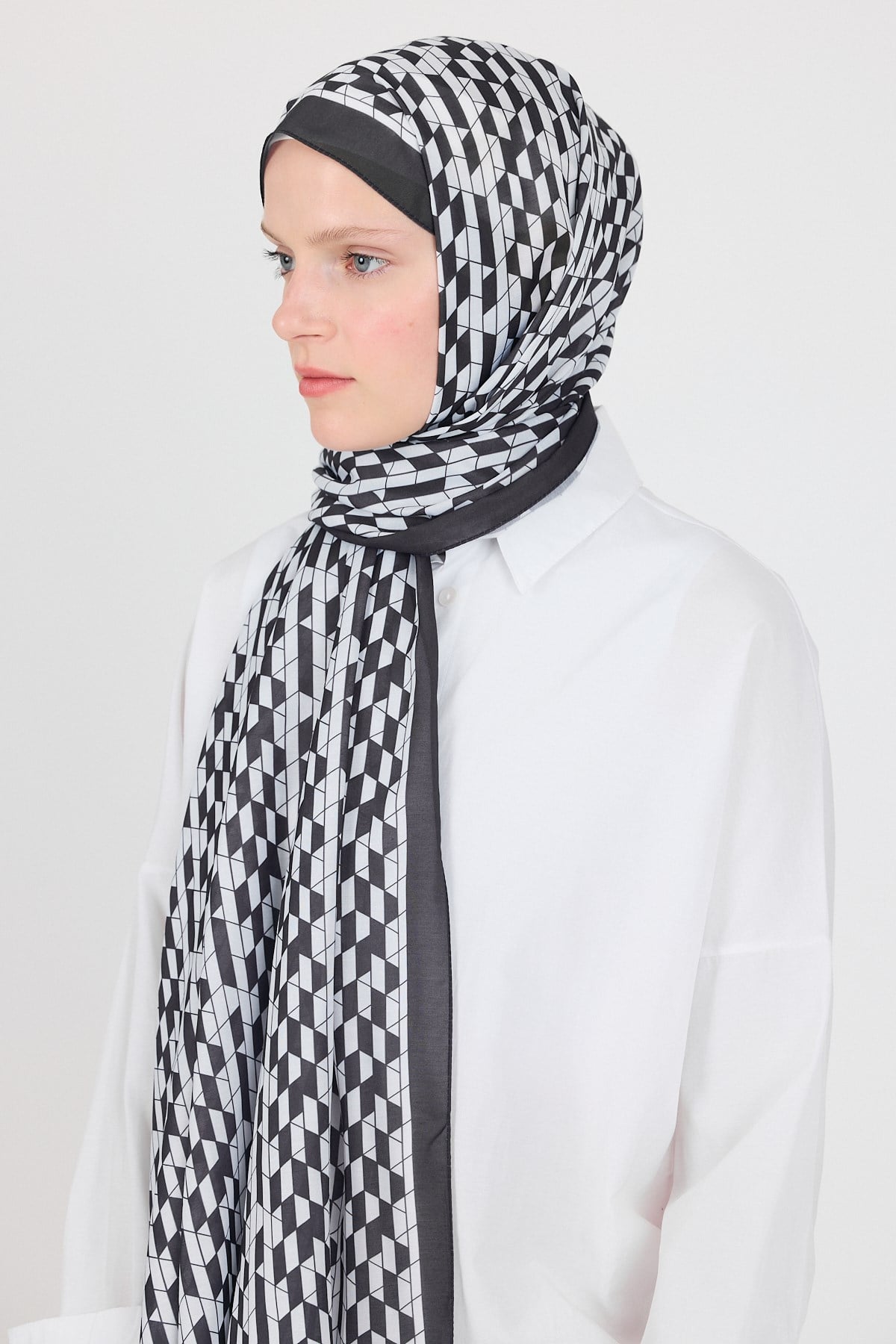 Siyah Desenli Şal 4015