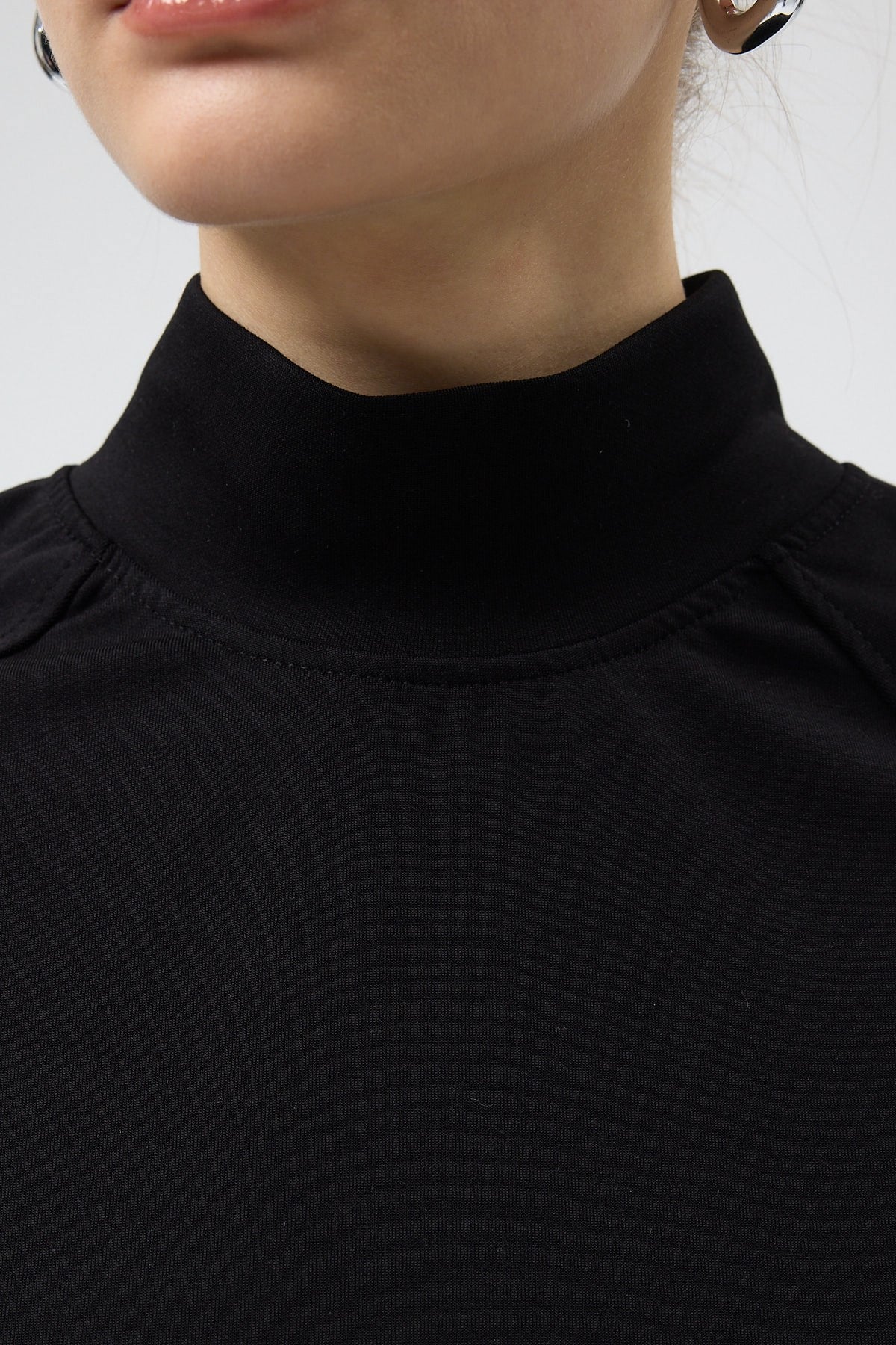 Siyah Dik Yaka Reglan Kol Kadın Sweat 8252A