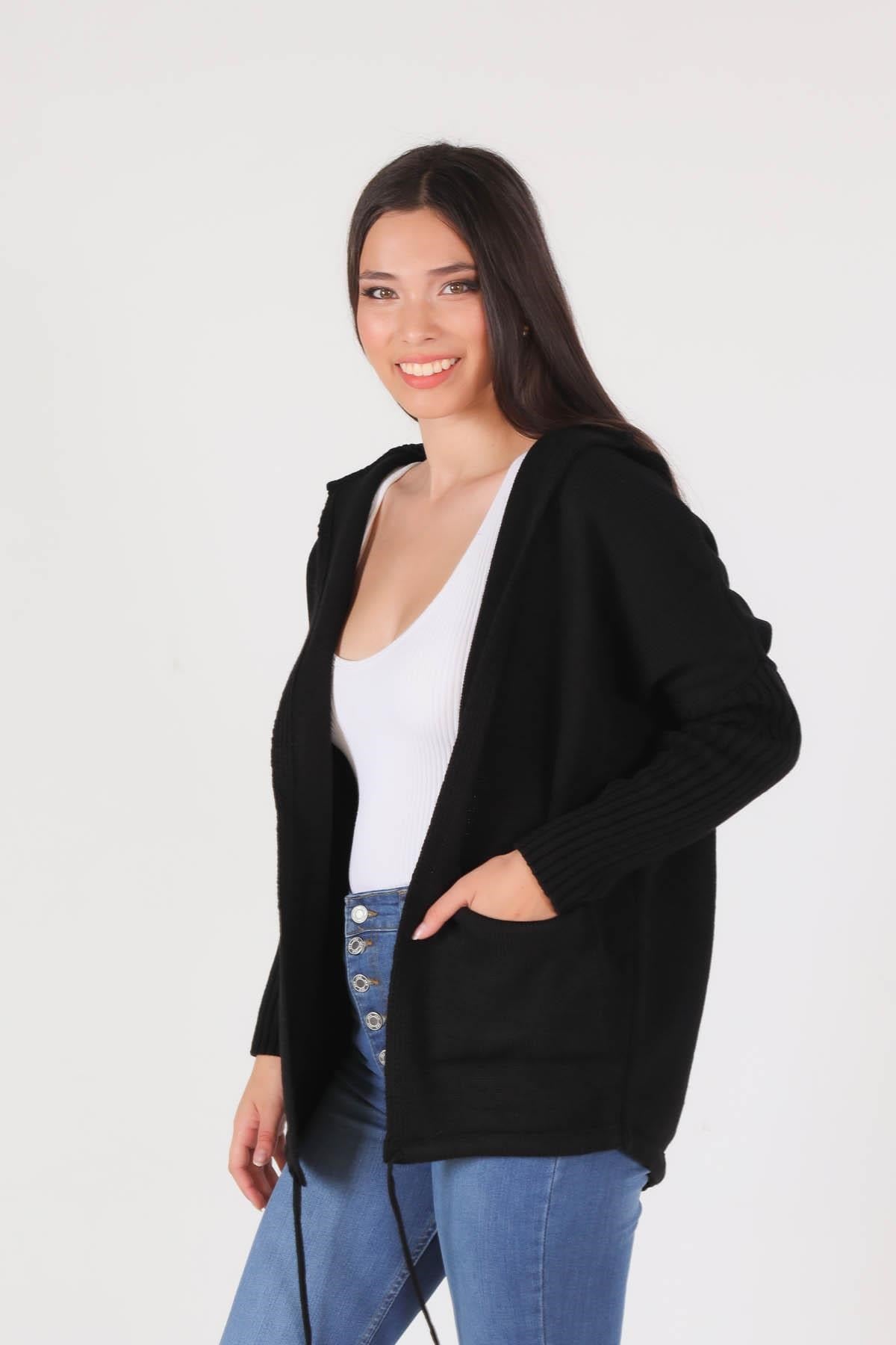 Siyah Eteği Bağcık Detaylı Hırka 7586