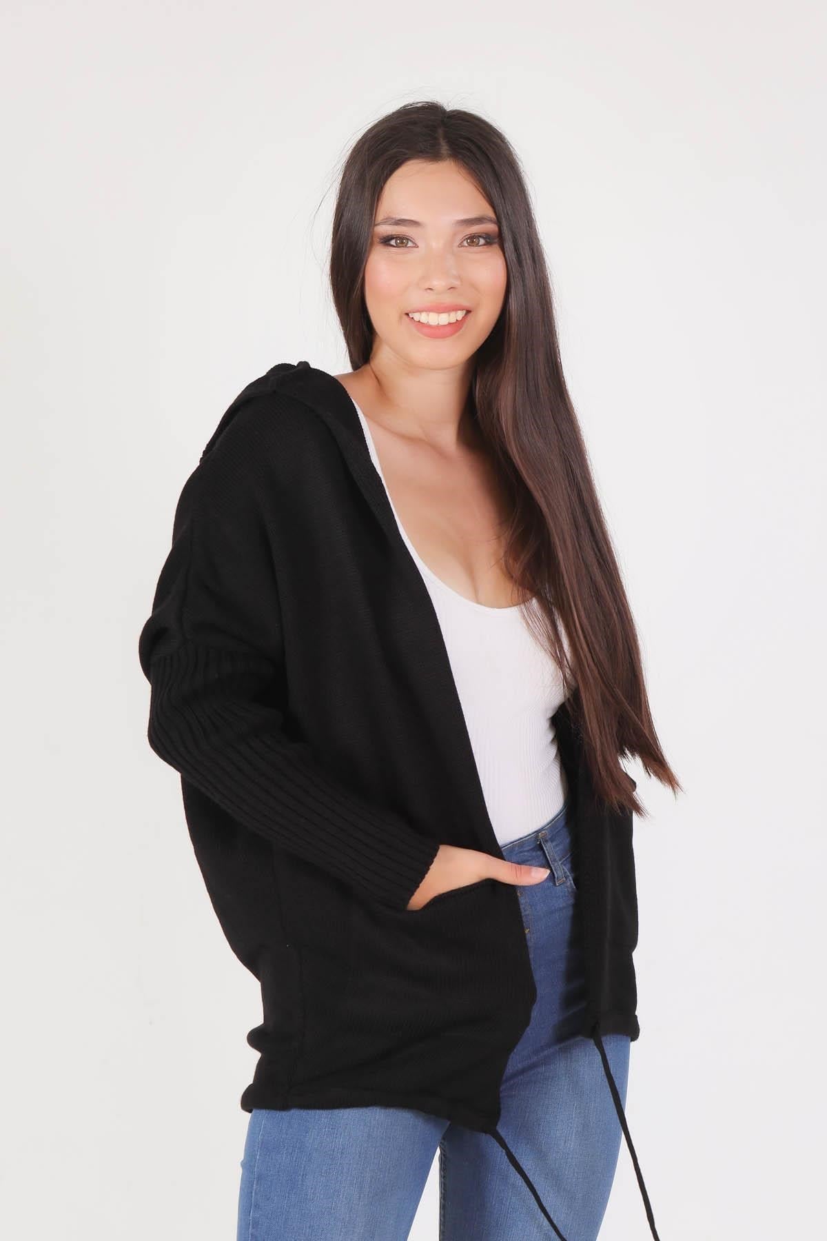 Siyah Eteği Bağcık Detaylı Hırka 7586