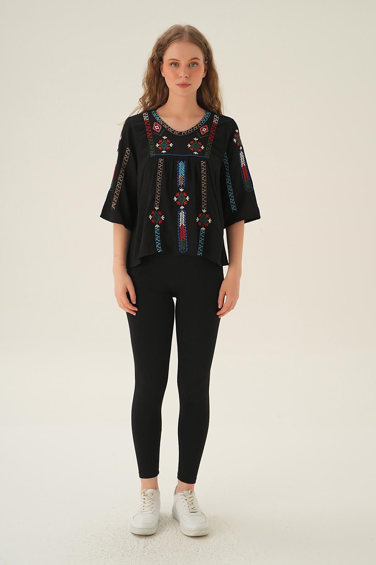 Siyah Etnik Desen Bluz 4100