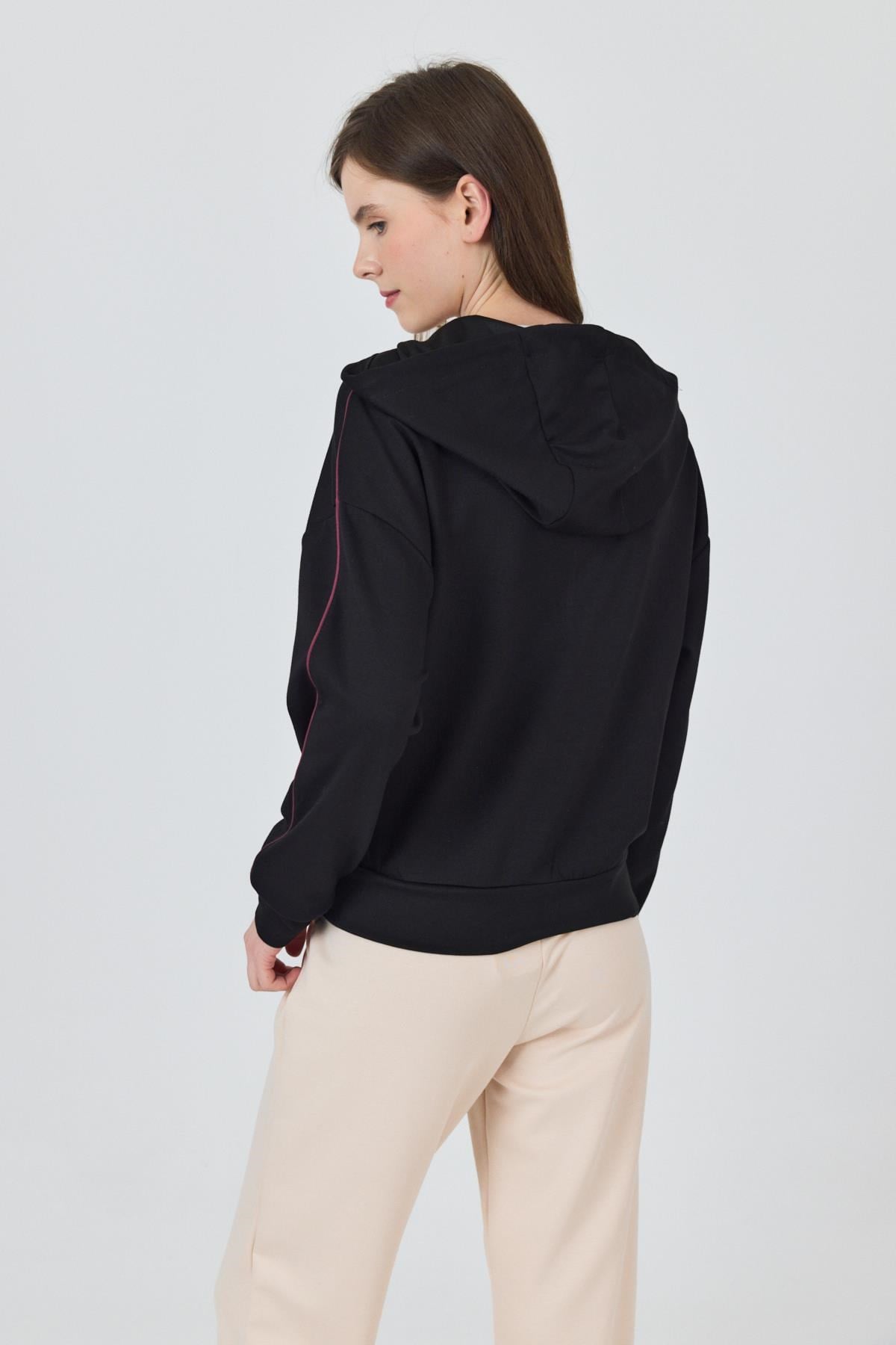 Siyah Fermuarlı Kapüşonlu Şerit Detaylı Sweatshirt 3045