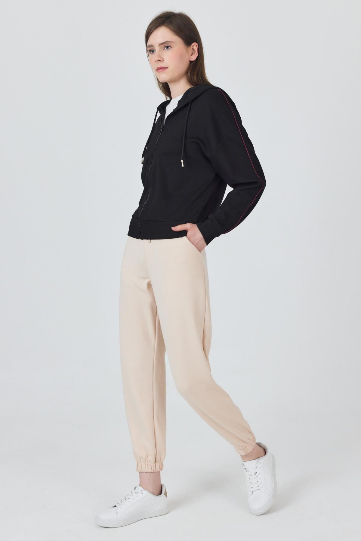Siyah Fermuarlı Kapüşonlu Şerit Detaylı Sweatshirt 3045