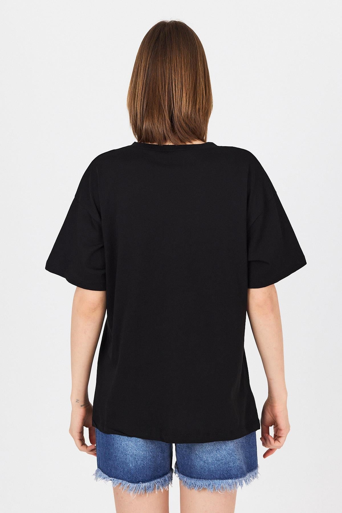 Siyah Göğüs Yazı Baskılı Pamuklu Oversize Tişört 2150-31M