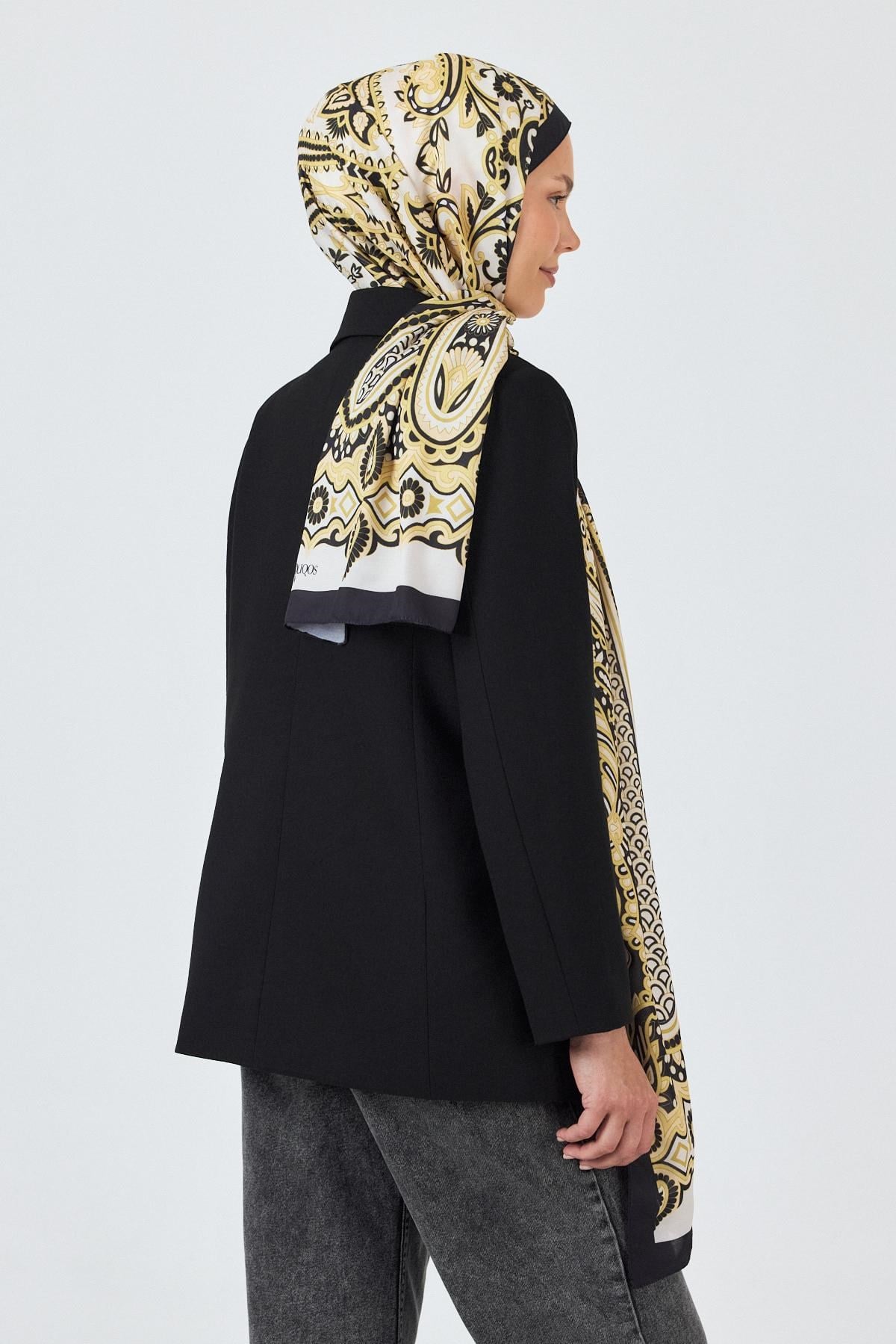 Siyah-Gold Retro Desenli Şal 5684