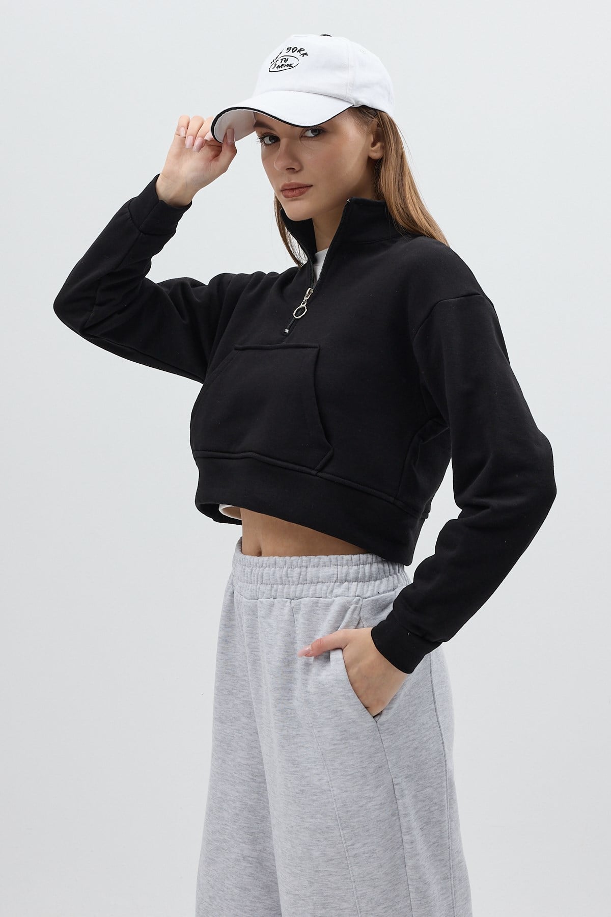 Siyah Kapüşonlu Fermuarlı Cepli Pamuklu Kadın Sweatshirt 3115A