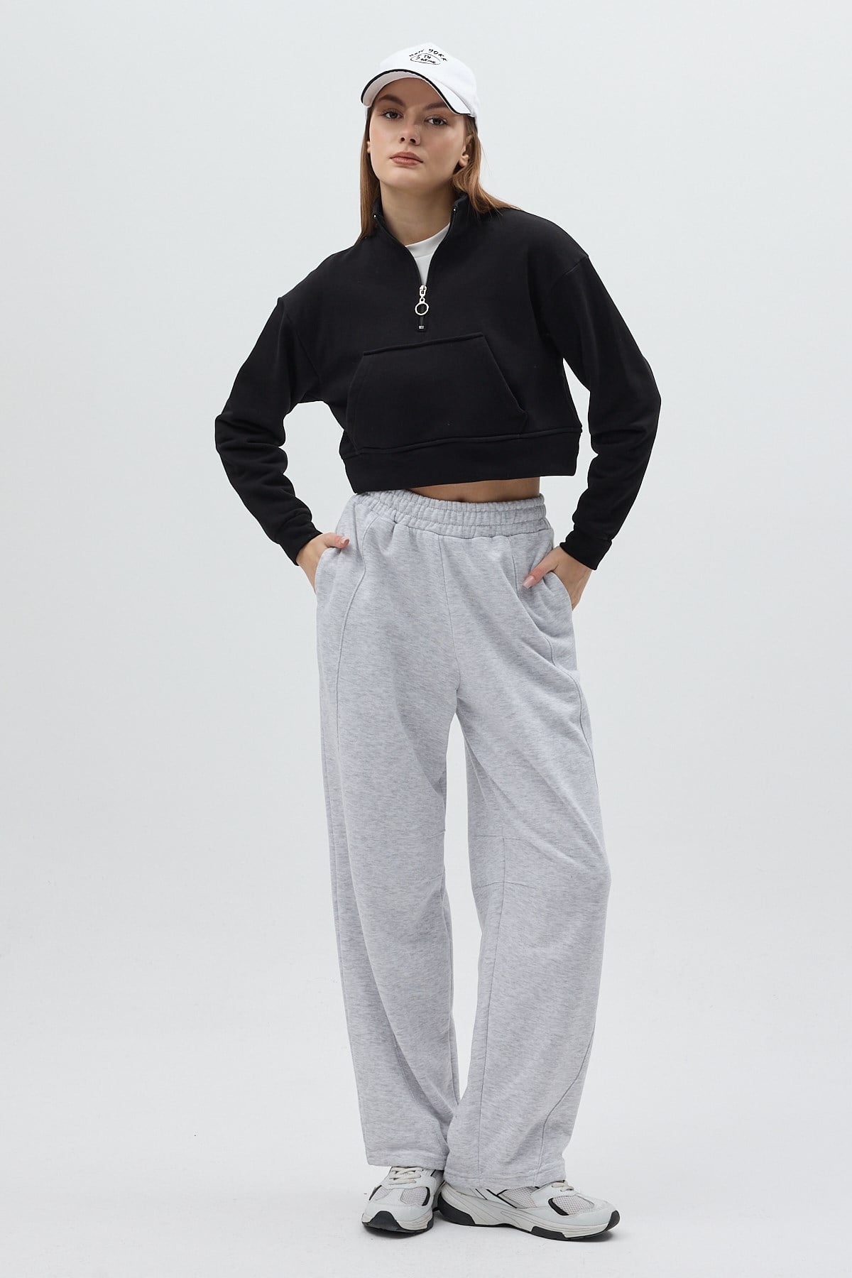 Siyah Kapüşonlu Fermuarlı Cepli Pamuklu Kadın Sweatshirt 3115A