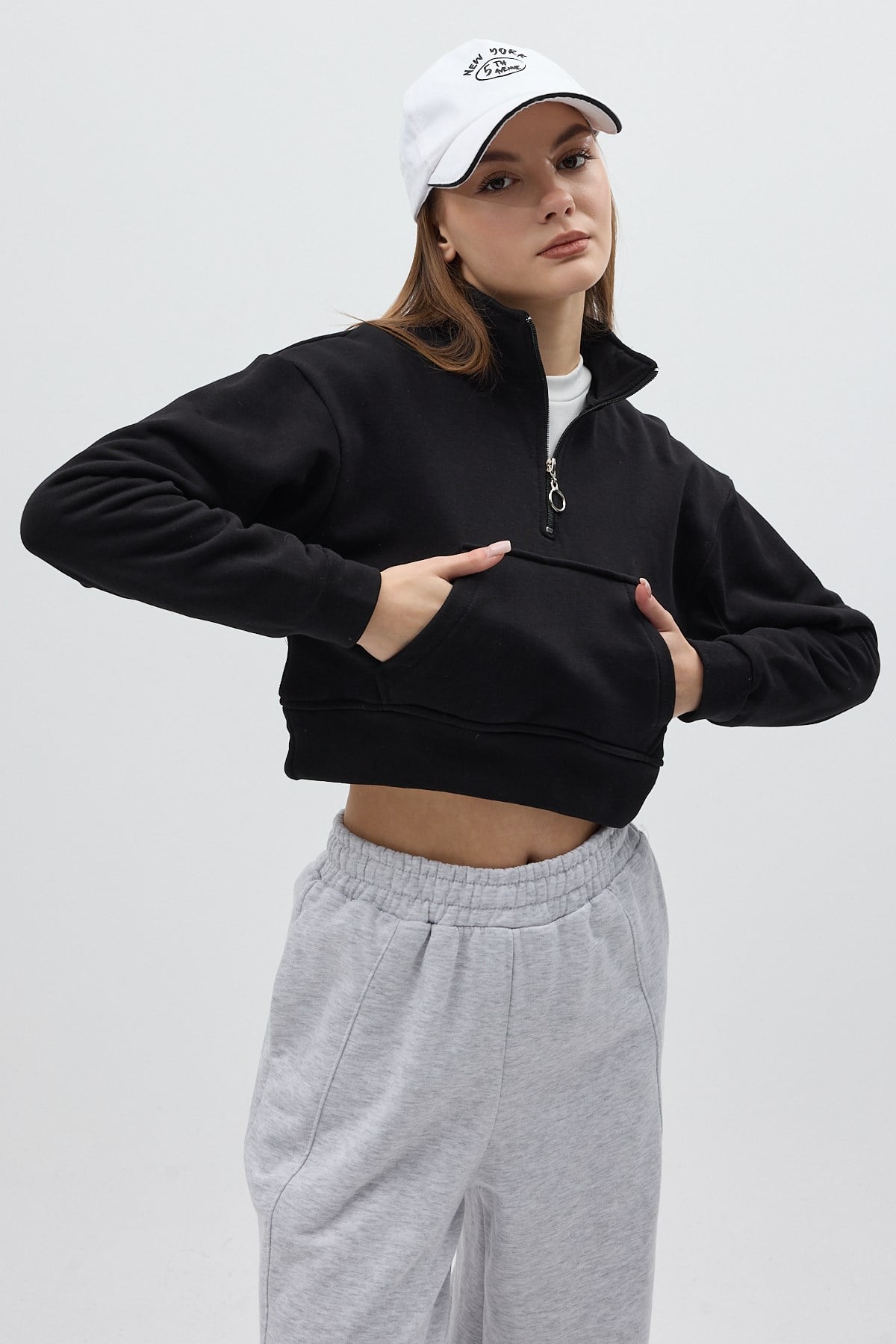 Siyah Kapüşonlu Fermuarlı Cepli Pamuklu Kadın Sweatshirt 3115A