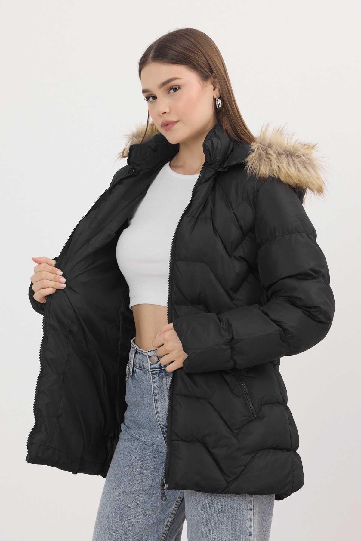 Siyah Kapüşonu Kürklü Mont 7030