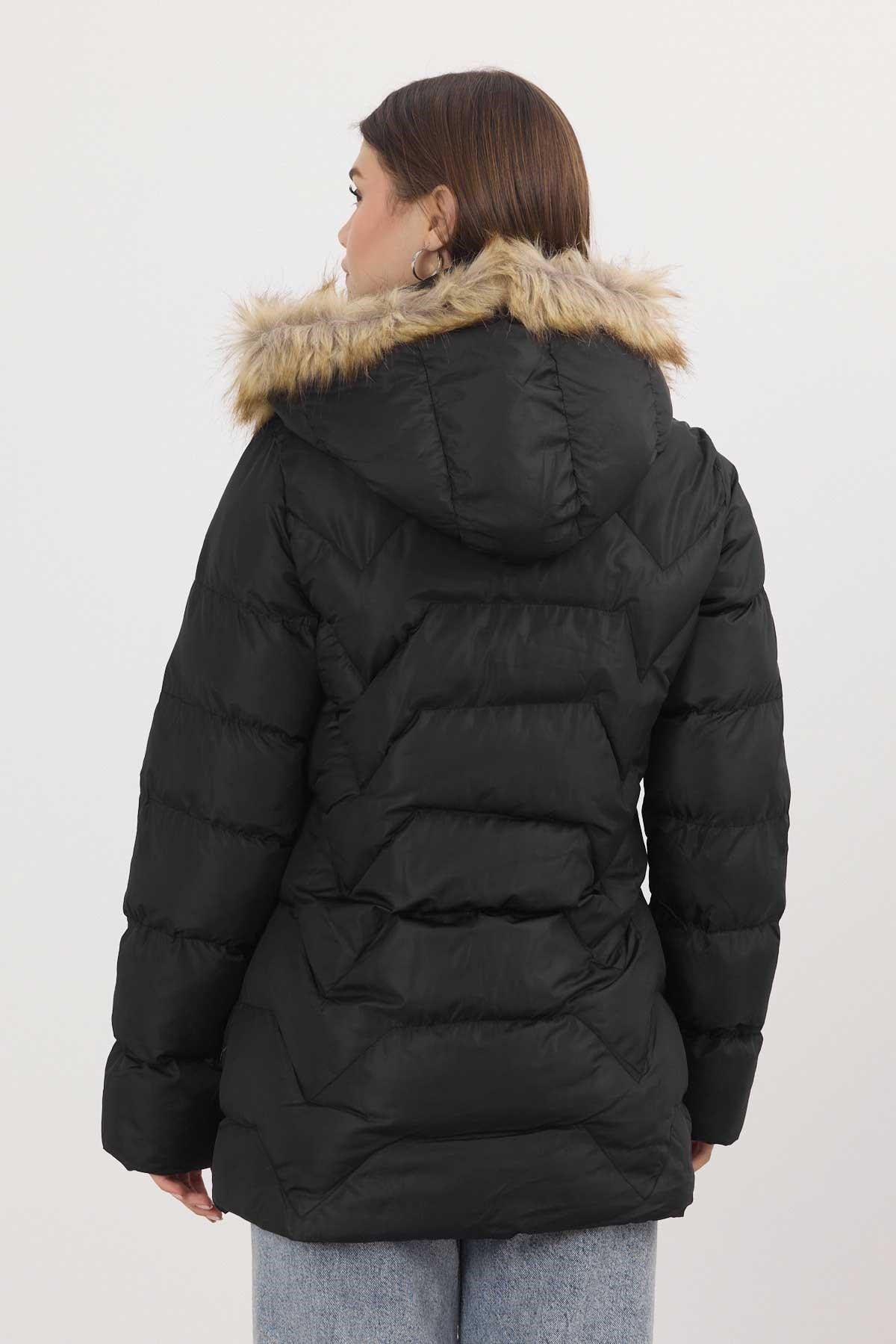 Siyah Kapüşonu Kürklü Mont 7030