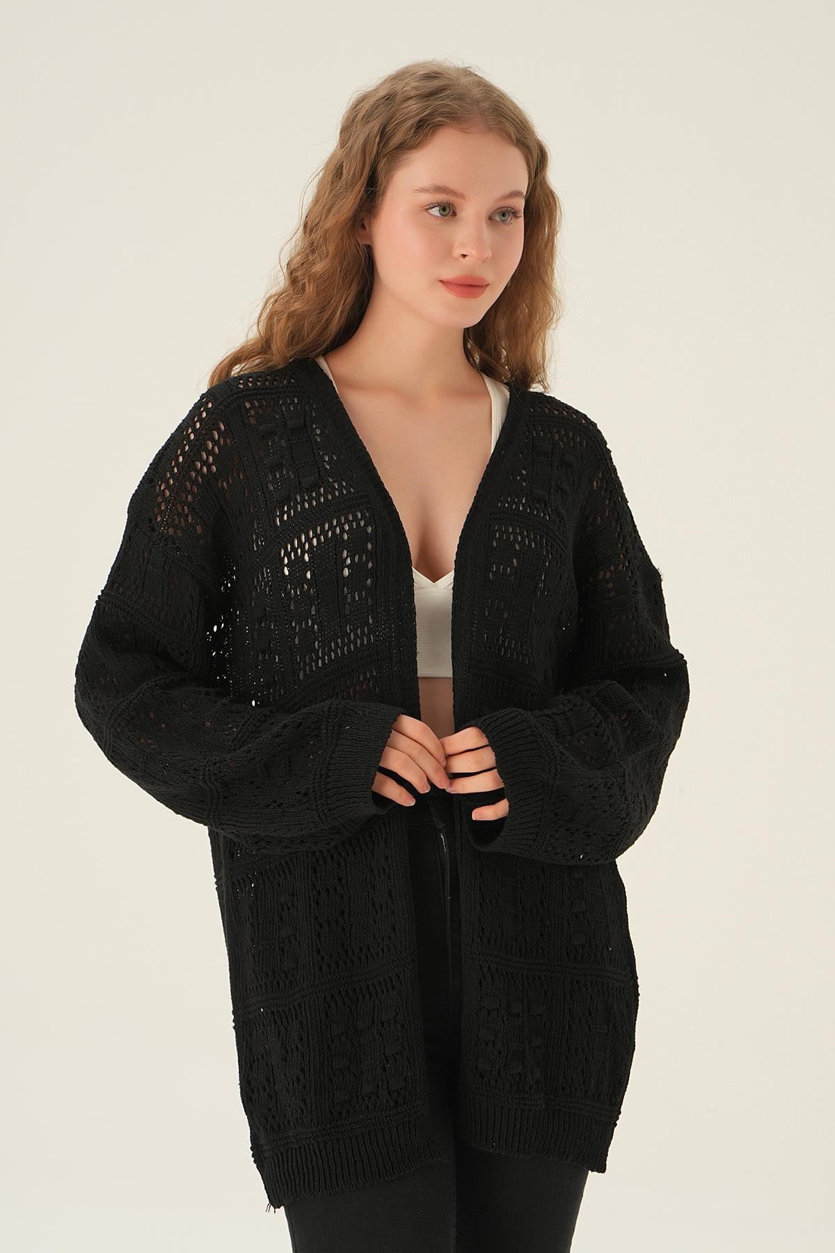 Siyah Kare Desen Hırka 2456