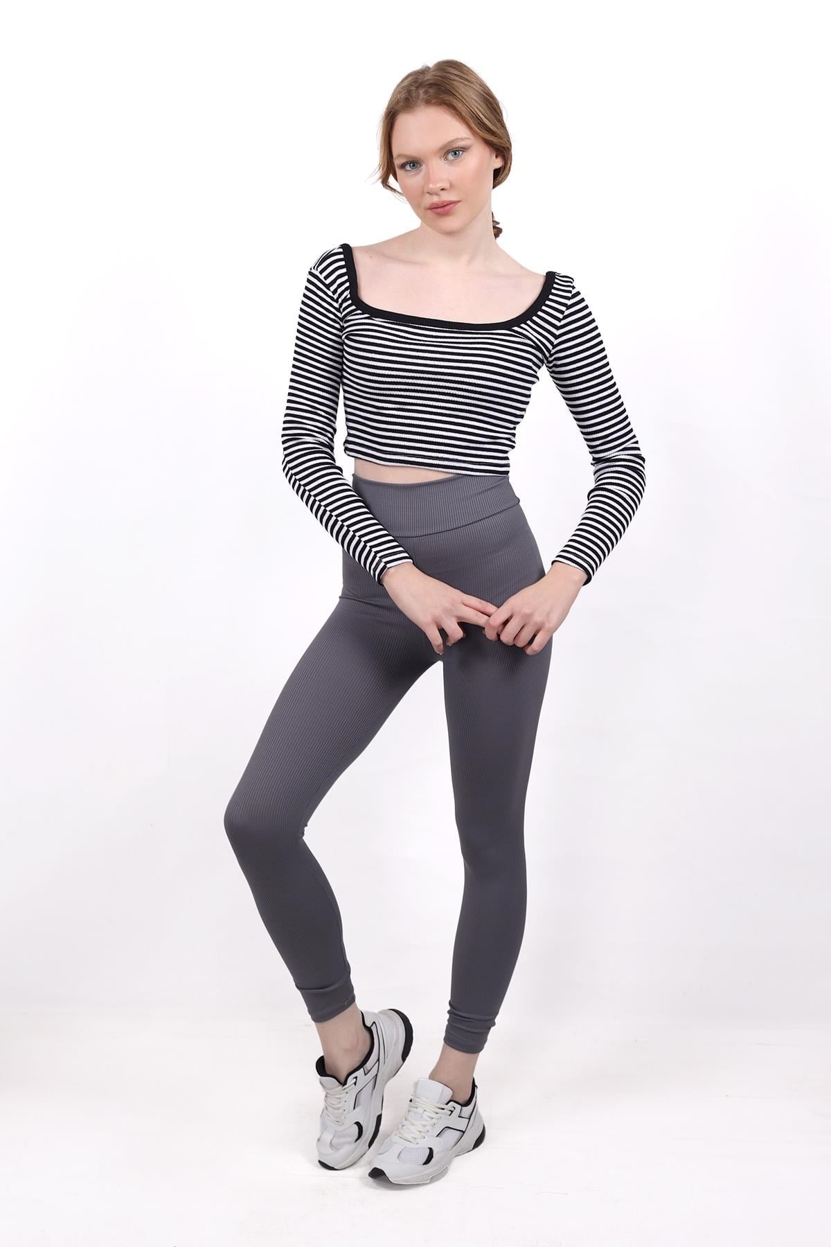 Siyah Kare Yaka Çizgili Crop Bluz 9904