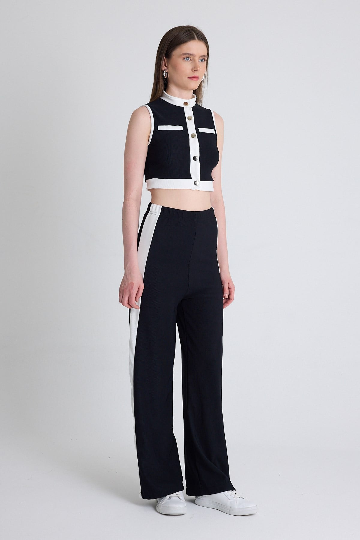 Siyah Kolsuz Crop Bluz ve Şeritli Palazzo Pantolon Takım 2215