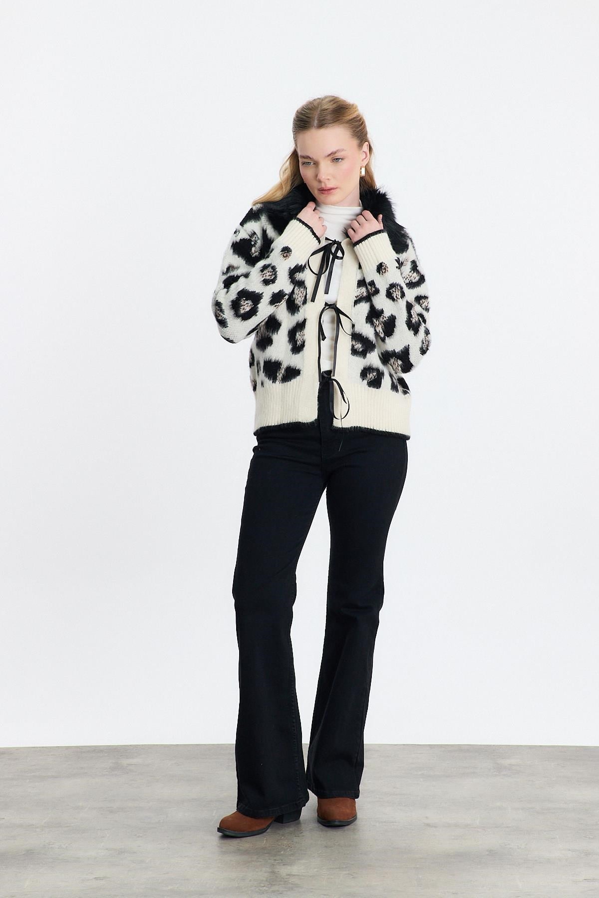 Siyah Leopar Kürklü Leopar Hırka 22289