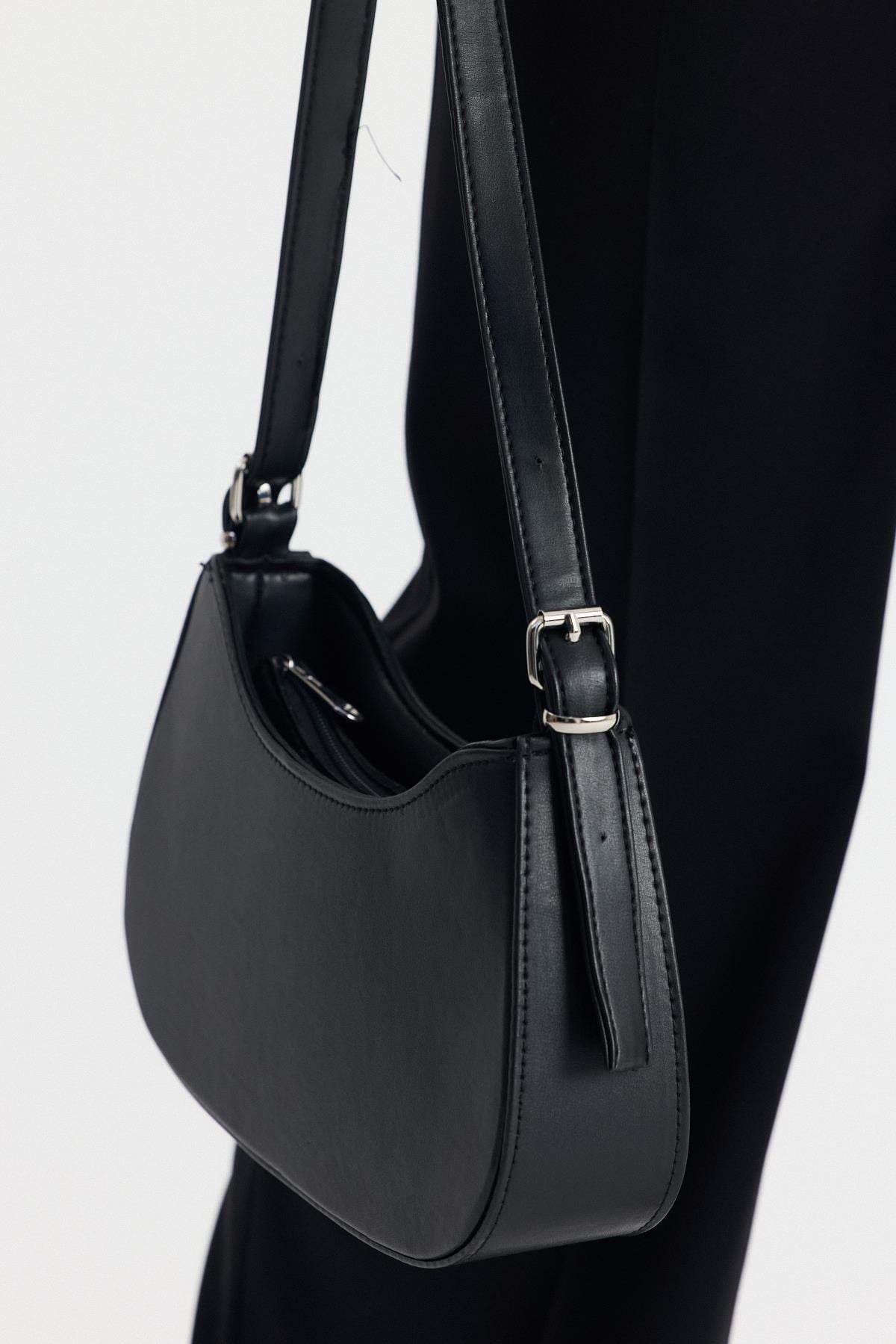 Siyah Oval Baget Çanta 3001