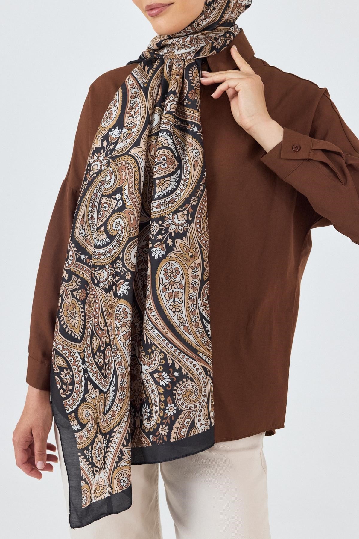 Siyah Retro Desenli Şal 4004