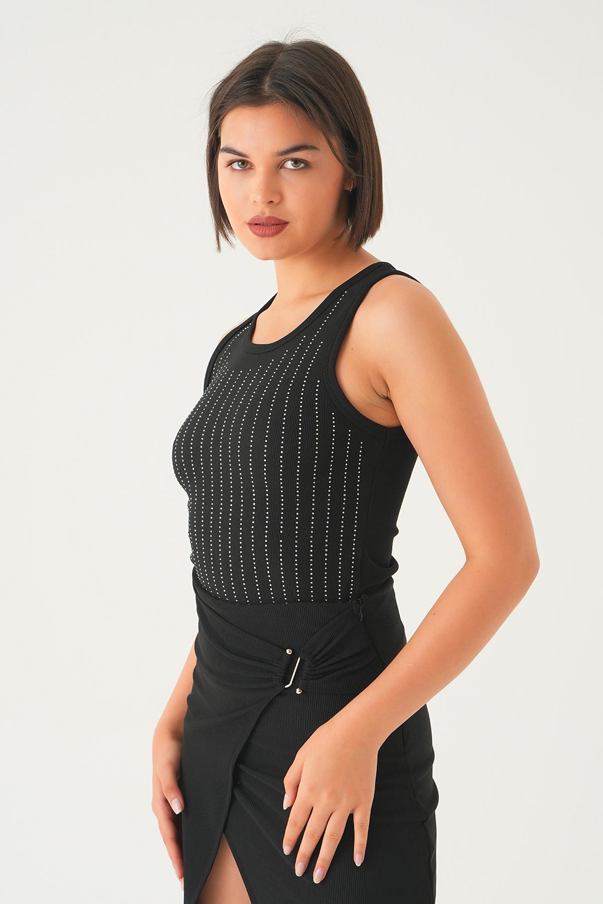 Siyah Taşlı Kolsuz Bluz 21525