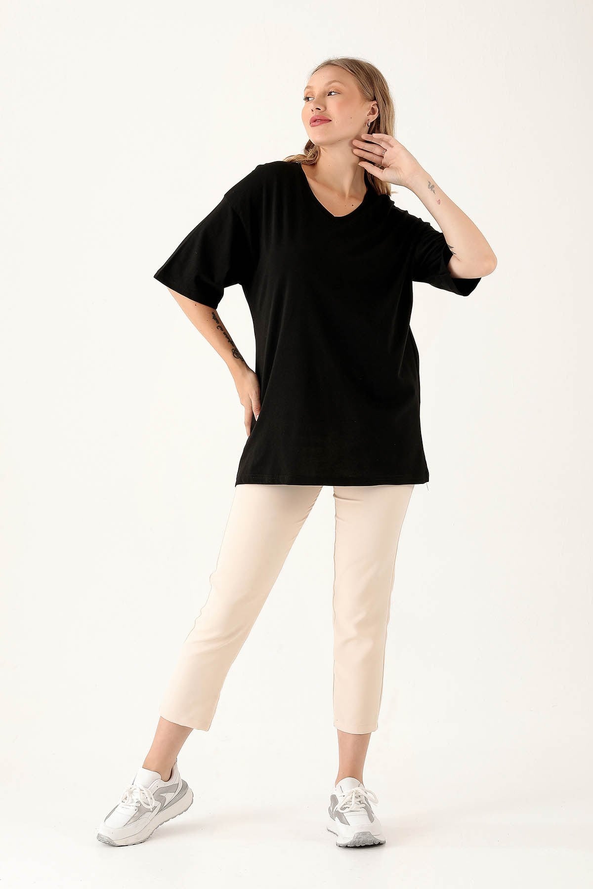 Siyah V Yaka Oversize Tişört 9002M
