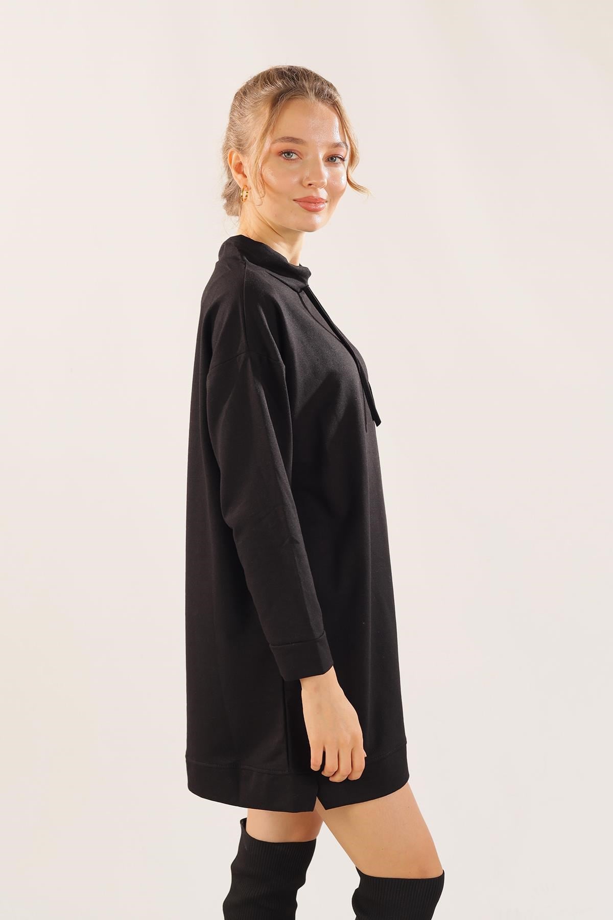 Siyah Yaka Bağcık Sweat 7383