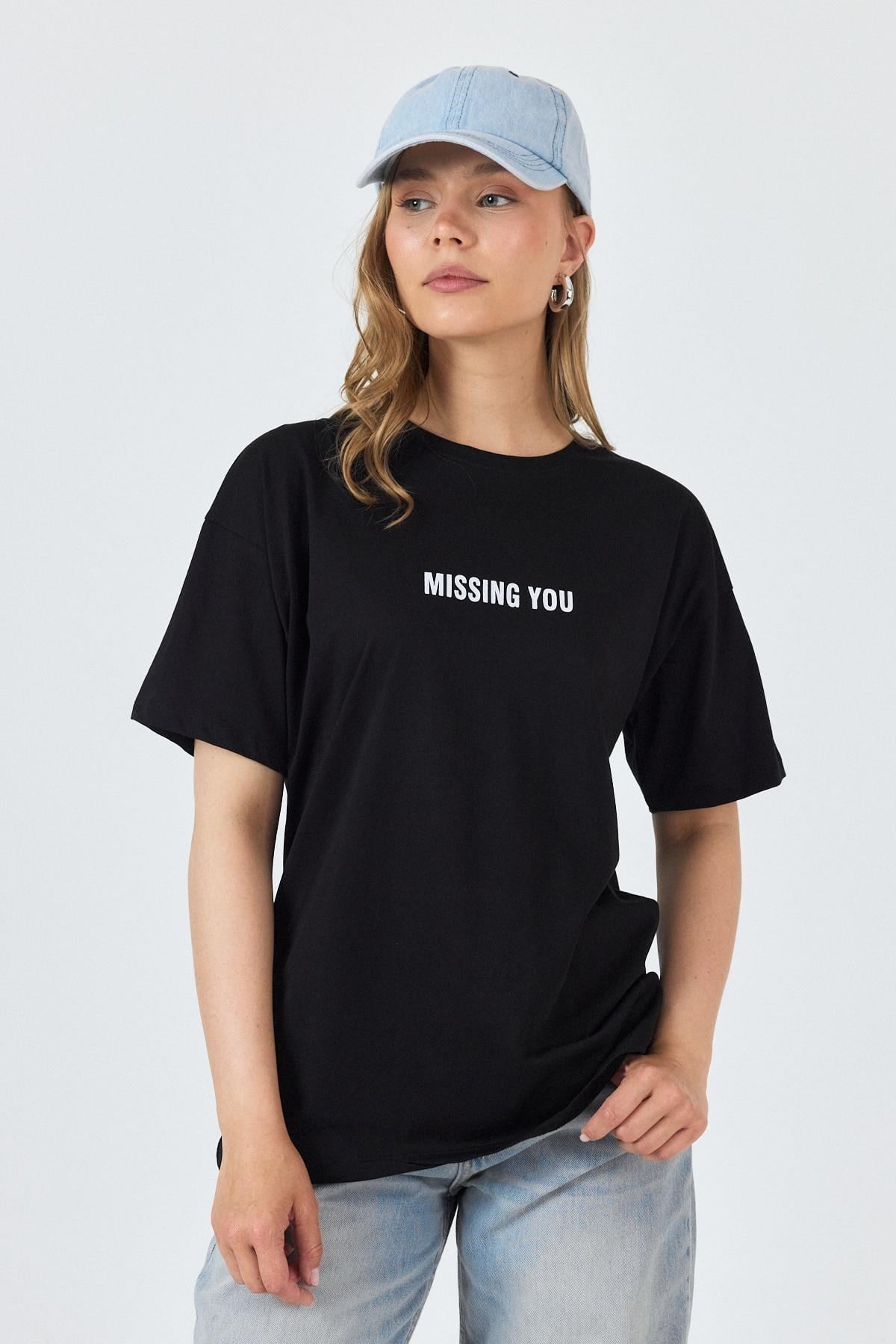 Siyah Yazı Baskılı Pamuklu Oversize Tişört 2150-6M