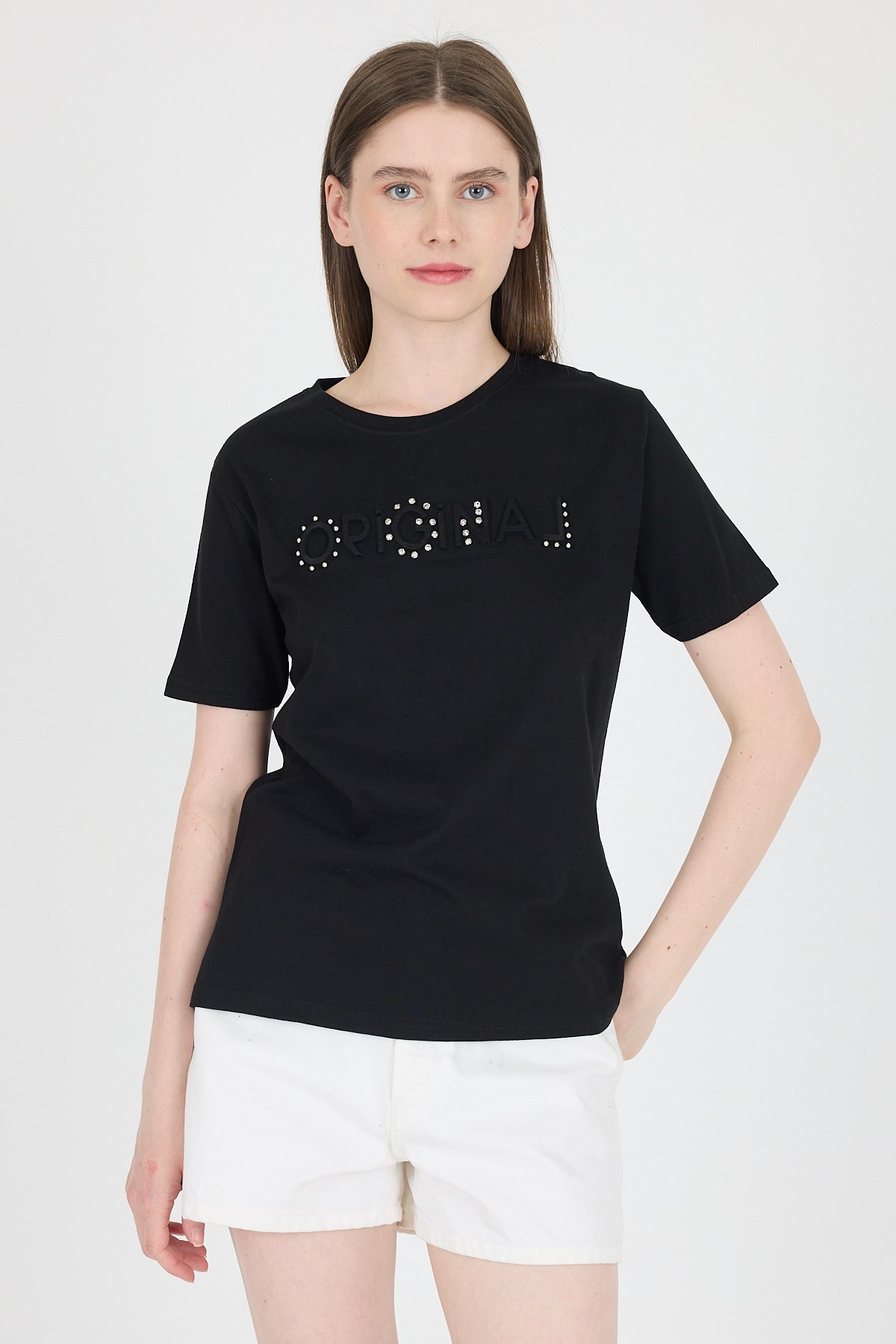 Siyah Yazı Kabartmalı Relaxed Fit Tişört 25224