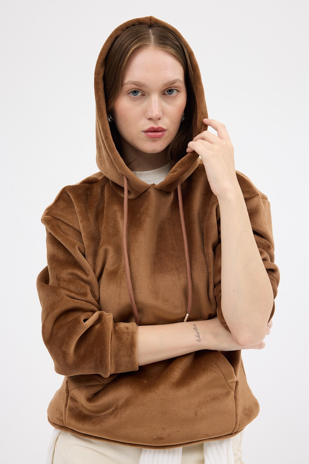 Taba Kadın Peluş Kanguru Cepli Kapüşonlu Sweatshirt 3061A