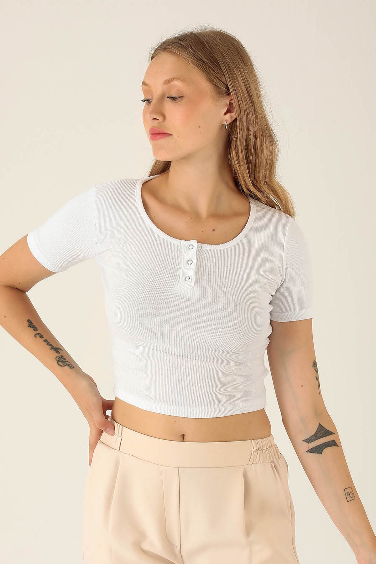 Yaka Çıtçıtlı Bayan Bluz - 1432 Beyaz