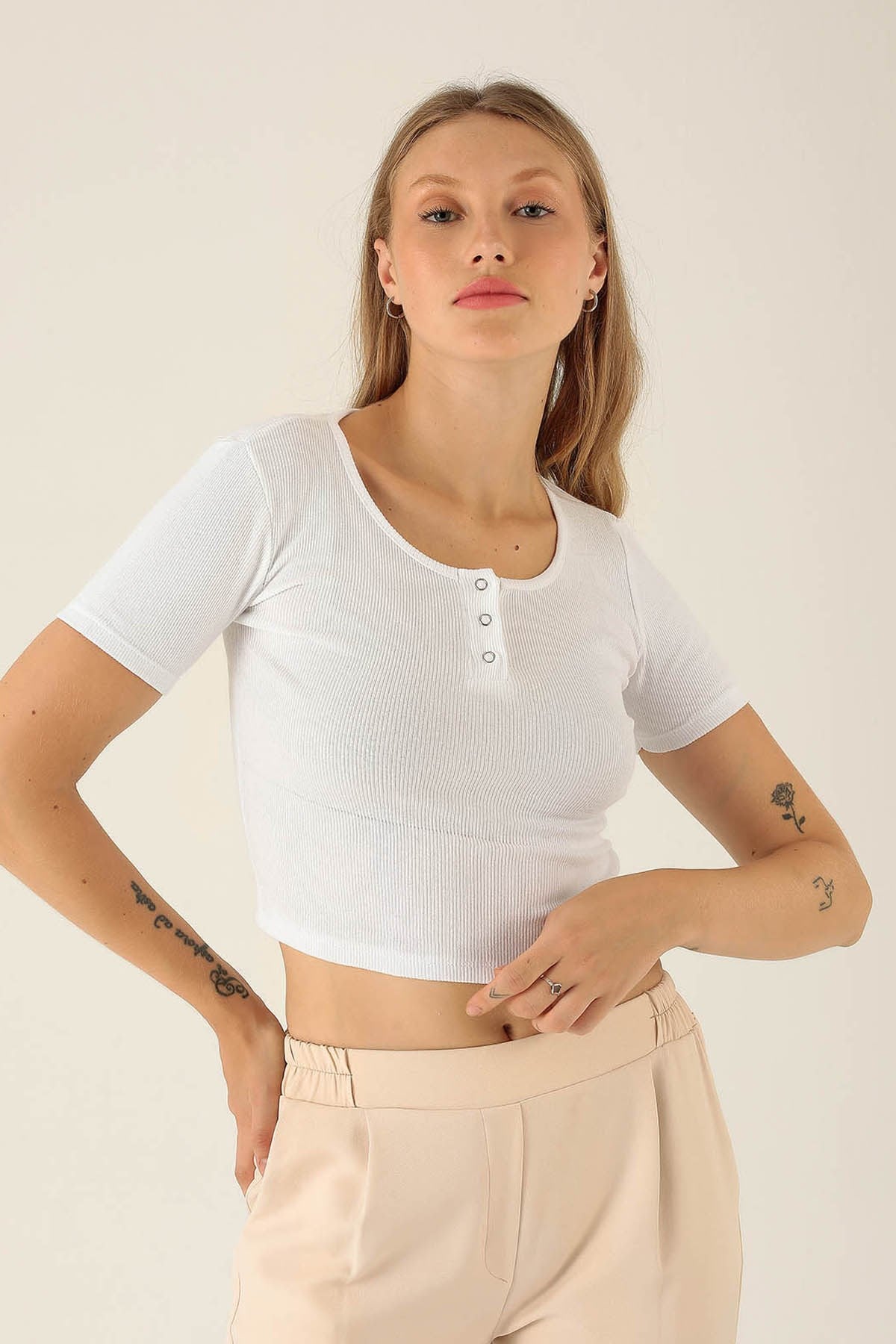 Yaka Çıtçıtlı Bayan Bluz - 1432 Beyaz