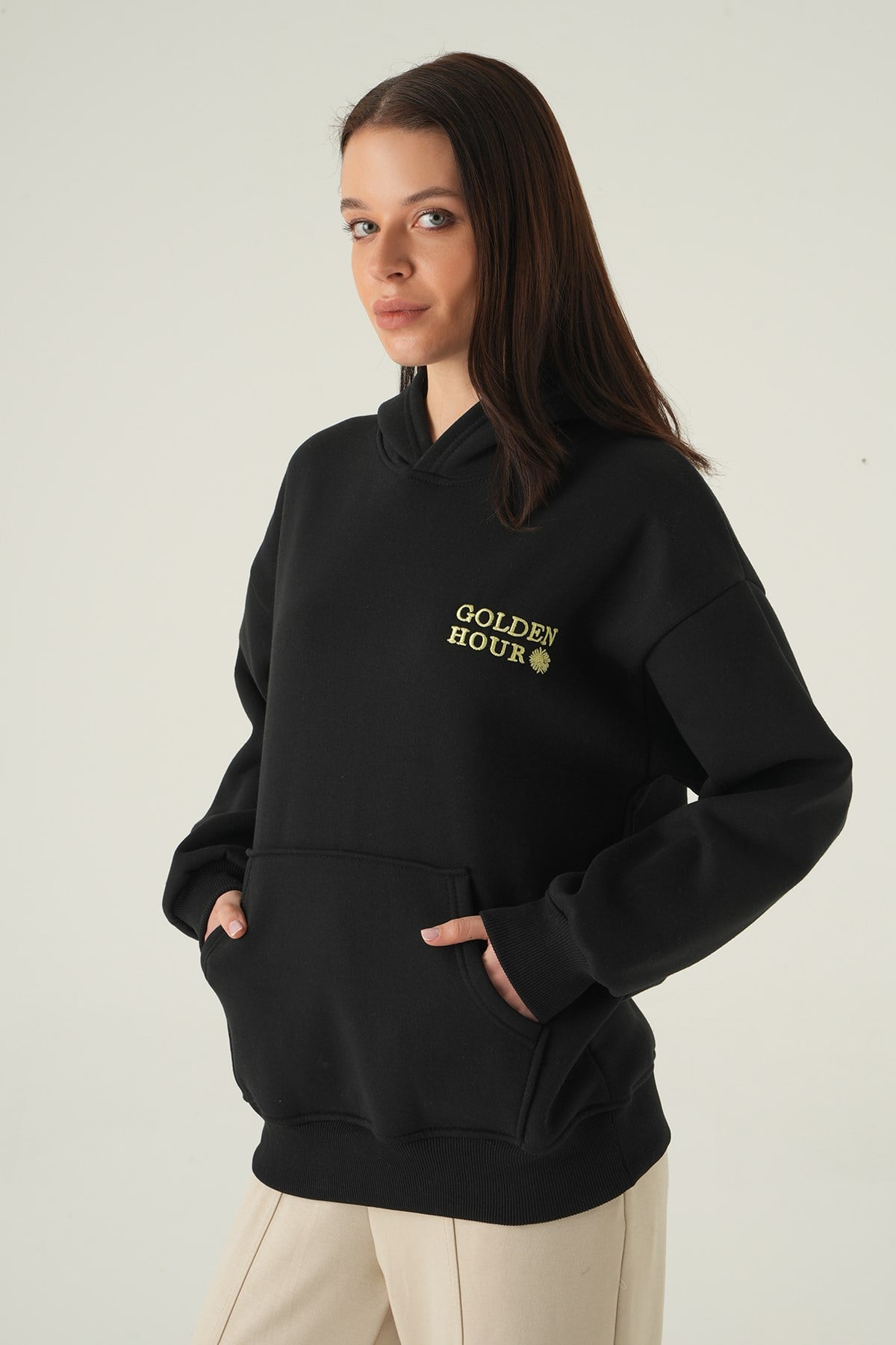 Yazı Nakışlı Kapüşonlu Sweat Siyah 0308