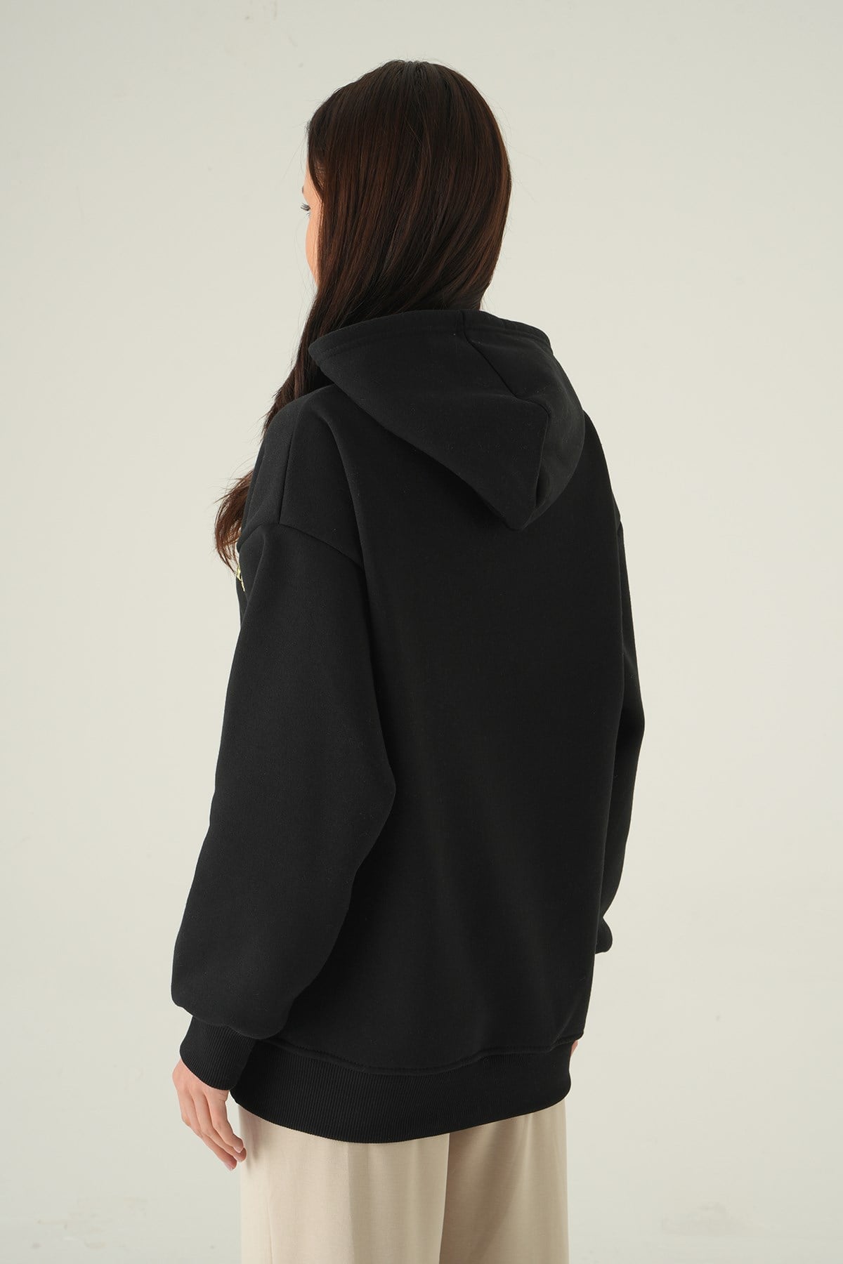 Yazı Nakışlı Kapüşonlu Sweat Siyah 0308