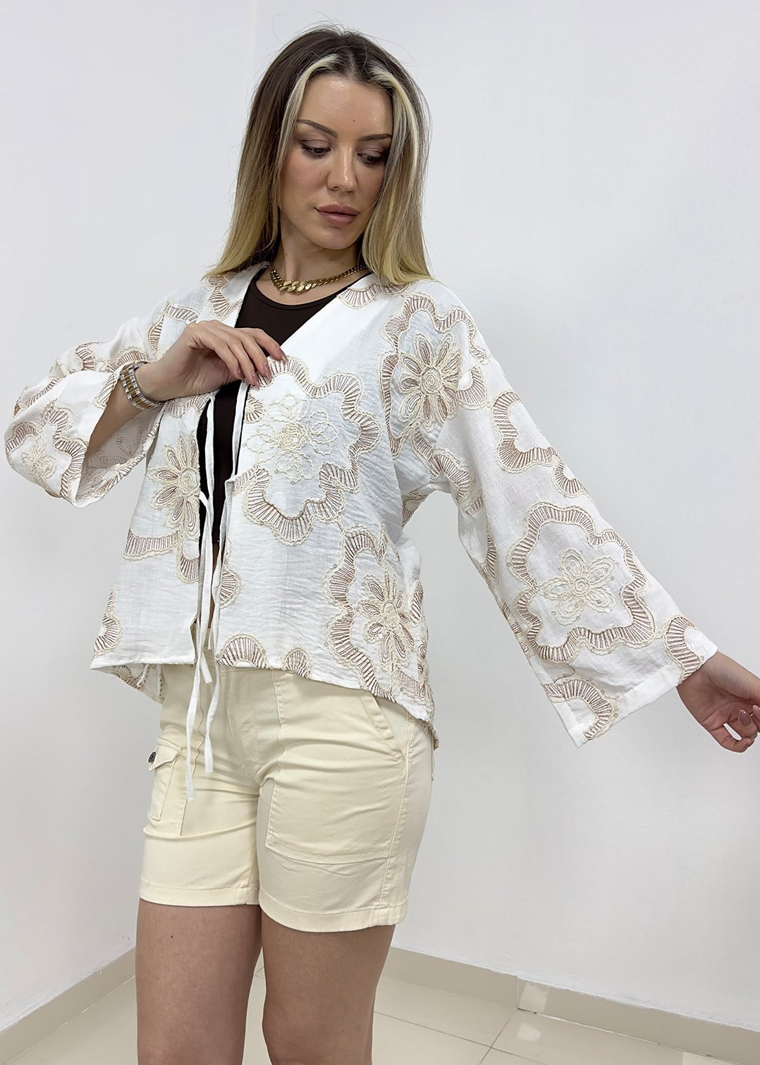 Çiçek Desen Nakışlı Pul İşlemeli Kimono - Kahverengi