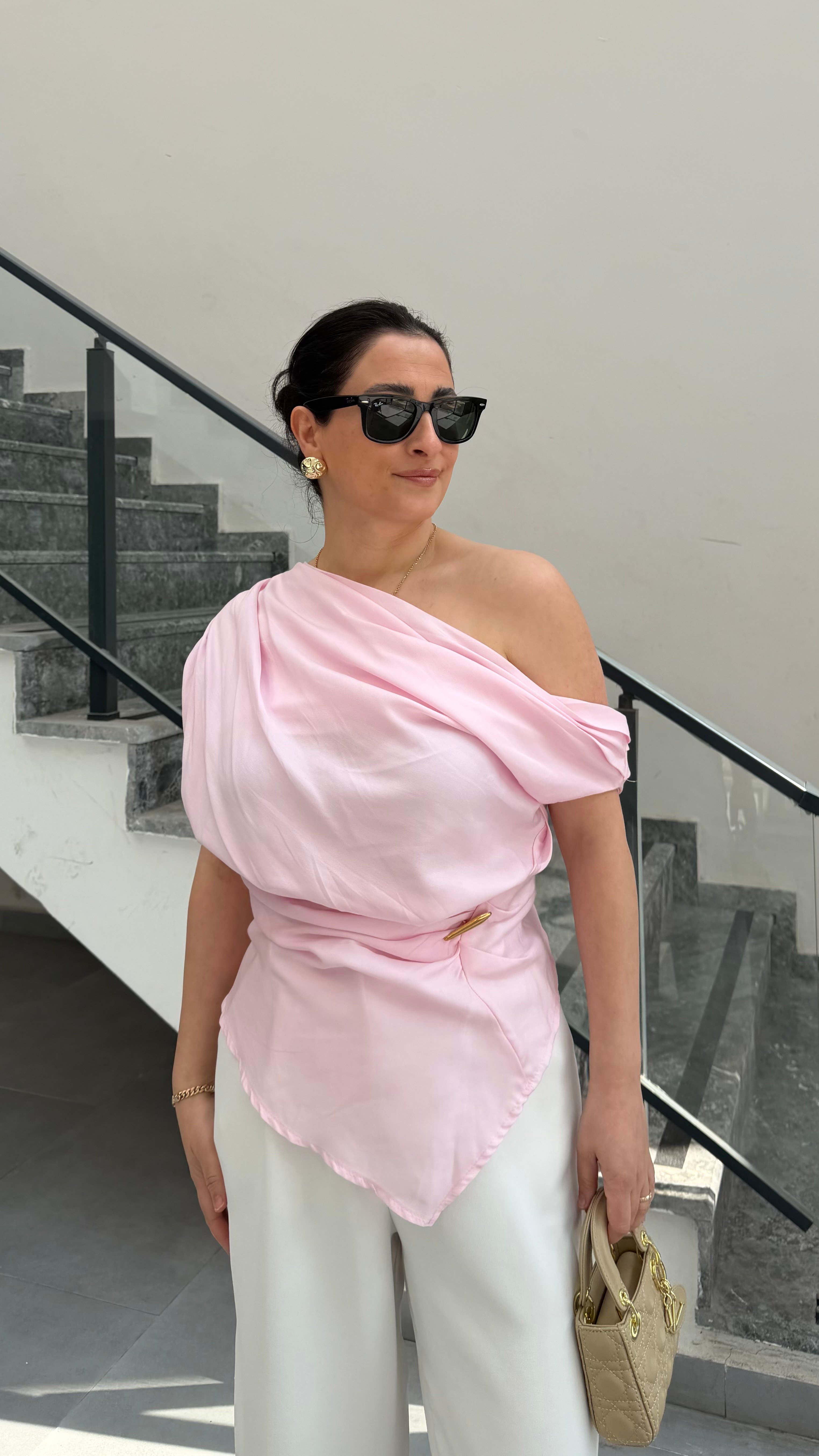PEMBE ZR MODEL DÜŞÜK OMUZ BLUZ