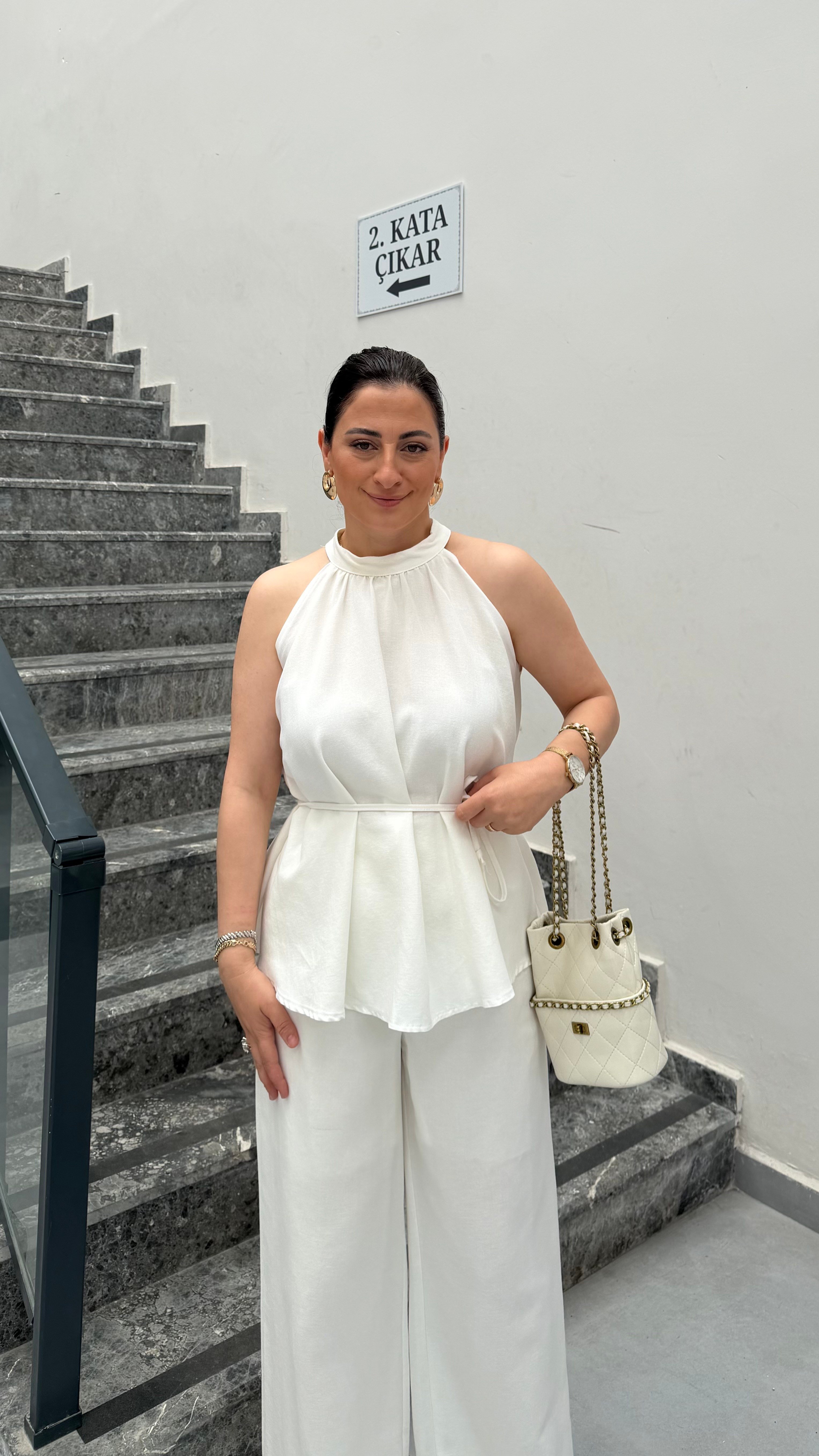 KETEN HALTER YAKA BELDEN BAĞLAMA BLUZ PANTOLON TAKIM BEYAZ