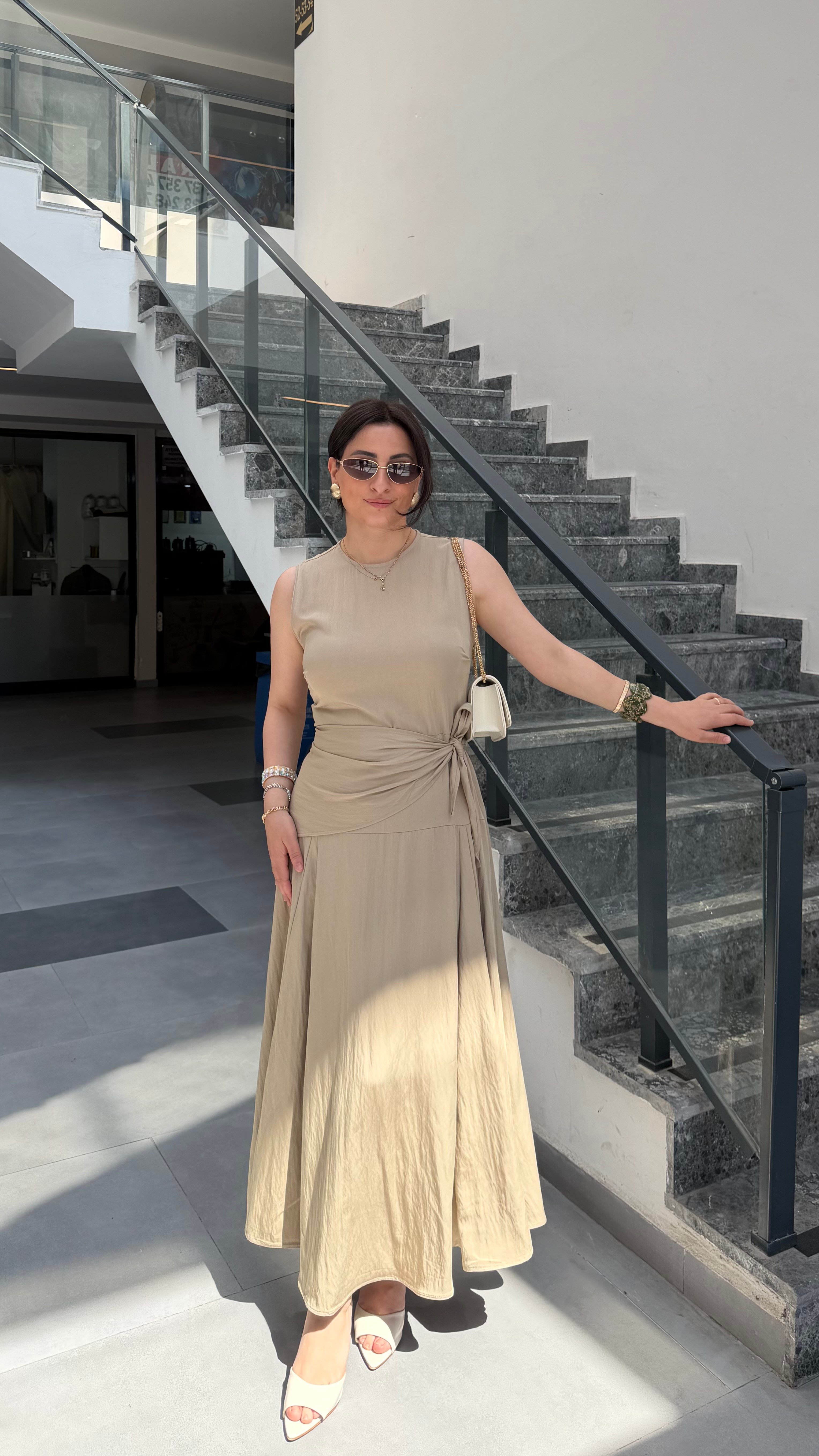 BEL KUŞAKLI VOLANLI TENSEL ELBİSE VİZVON