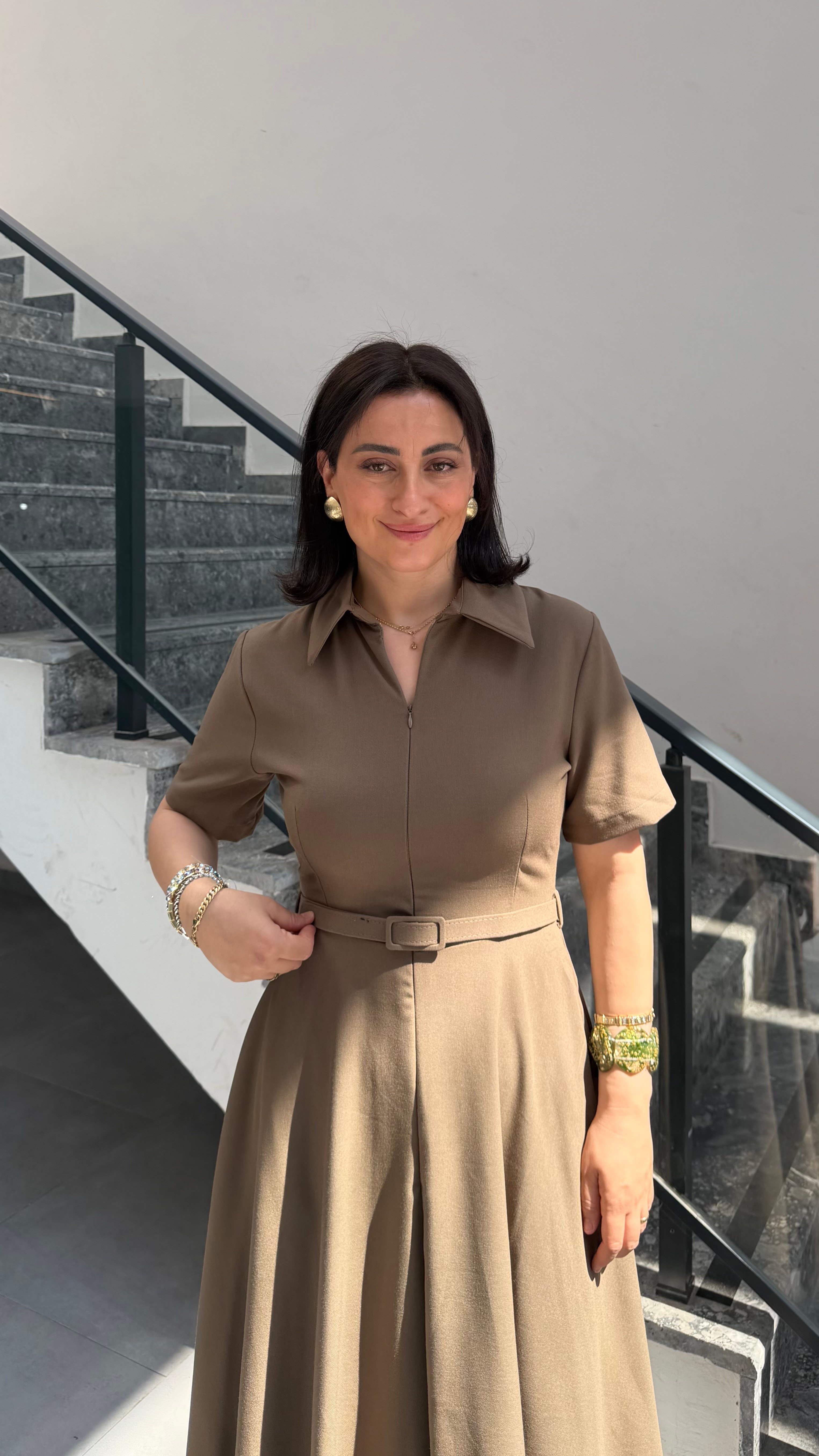 POLO YAKA  KEMERLİ ELBİSE VİZON